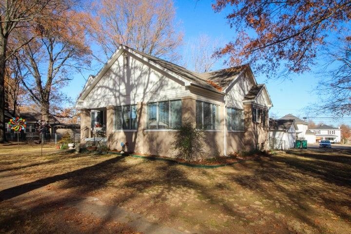 215 E 5th Street