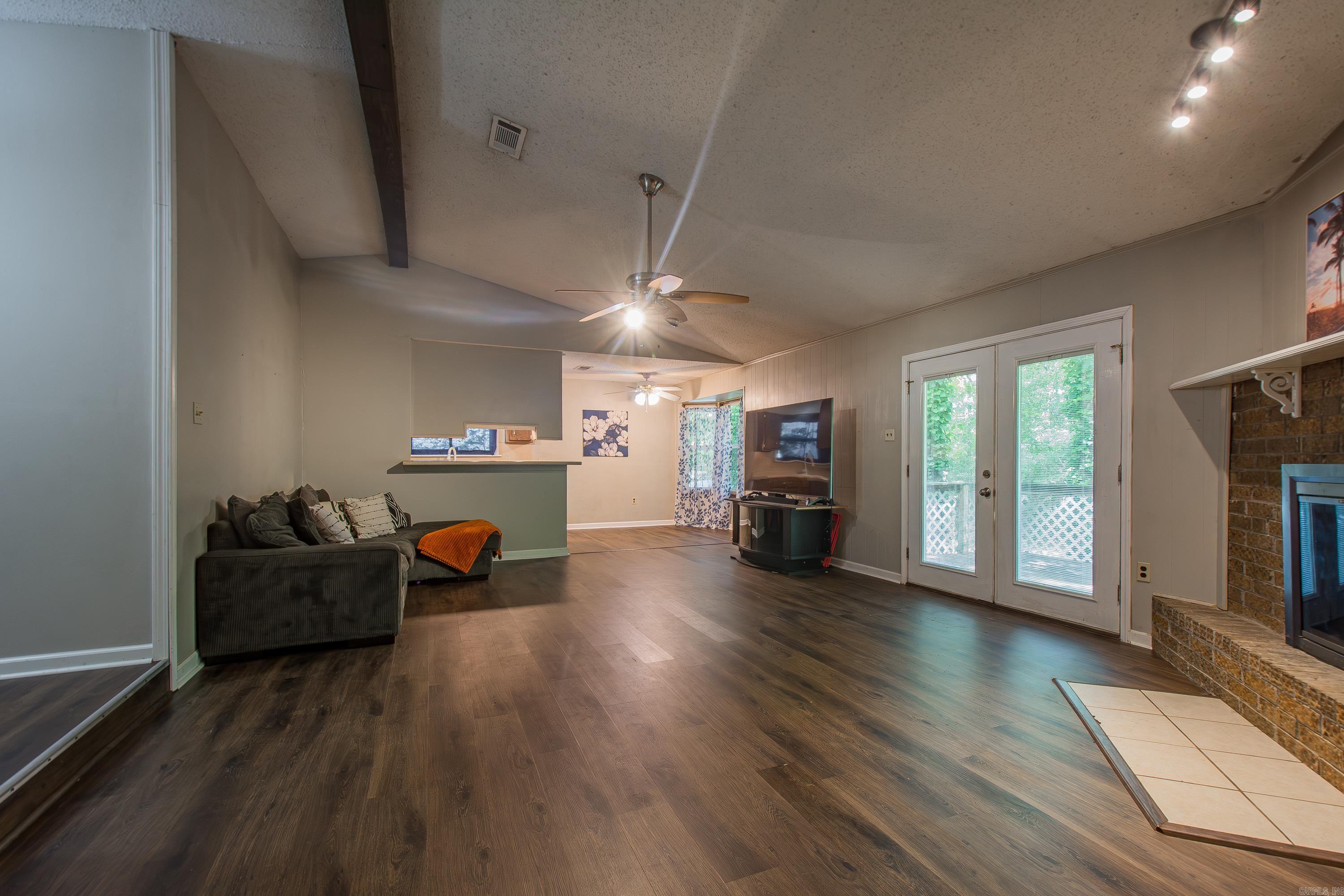 15 Pinecrest Lane