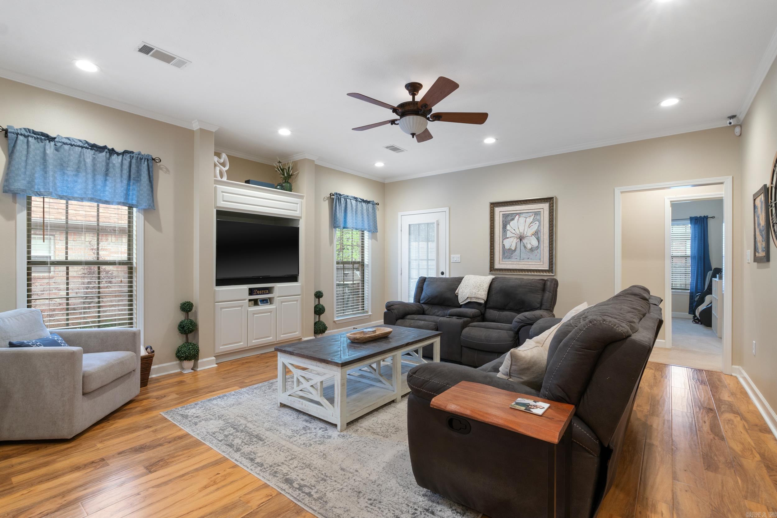 27 Starlite Road South