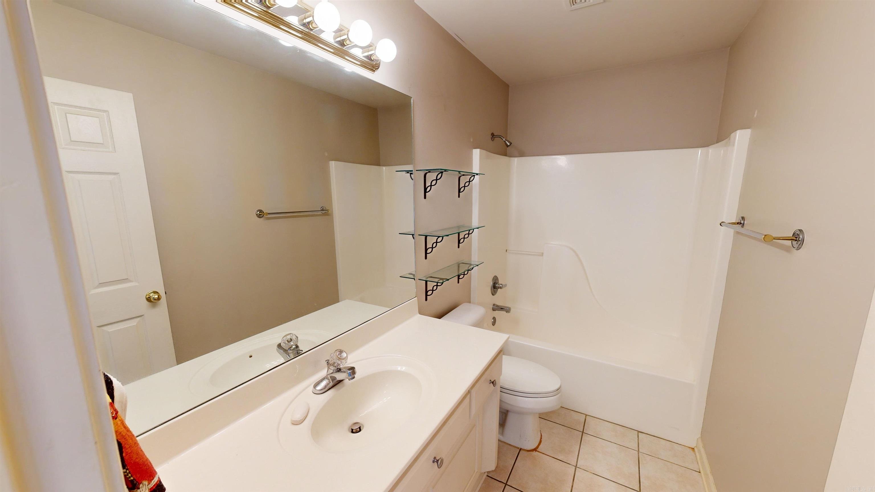 2976 Saratoga Court