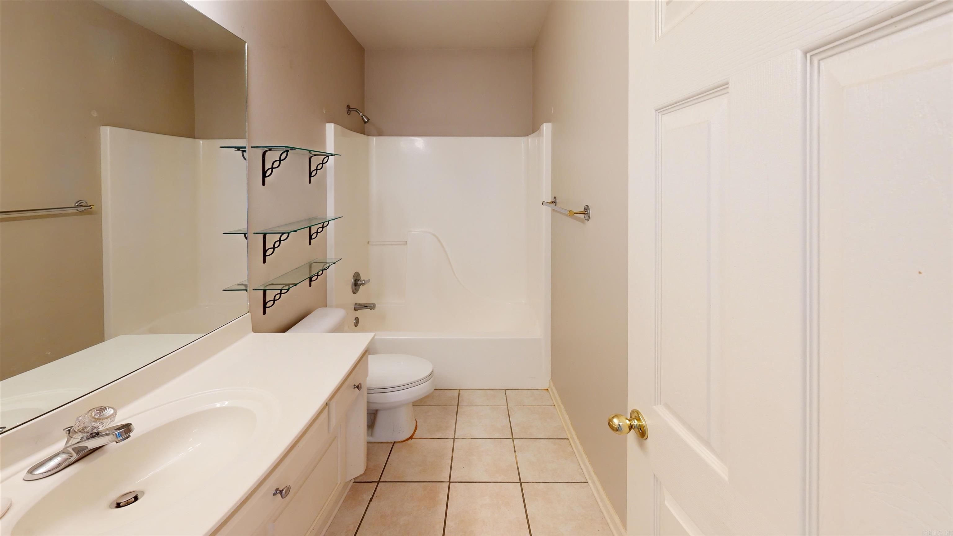 2976 Saratoga Court