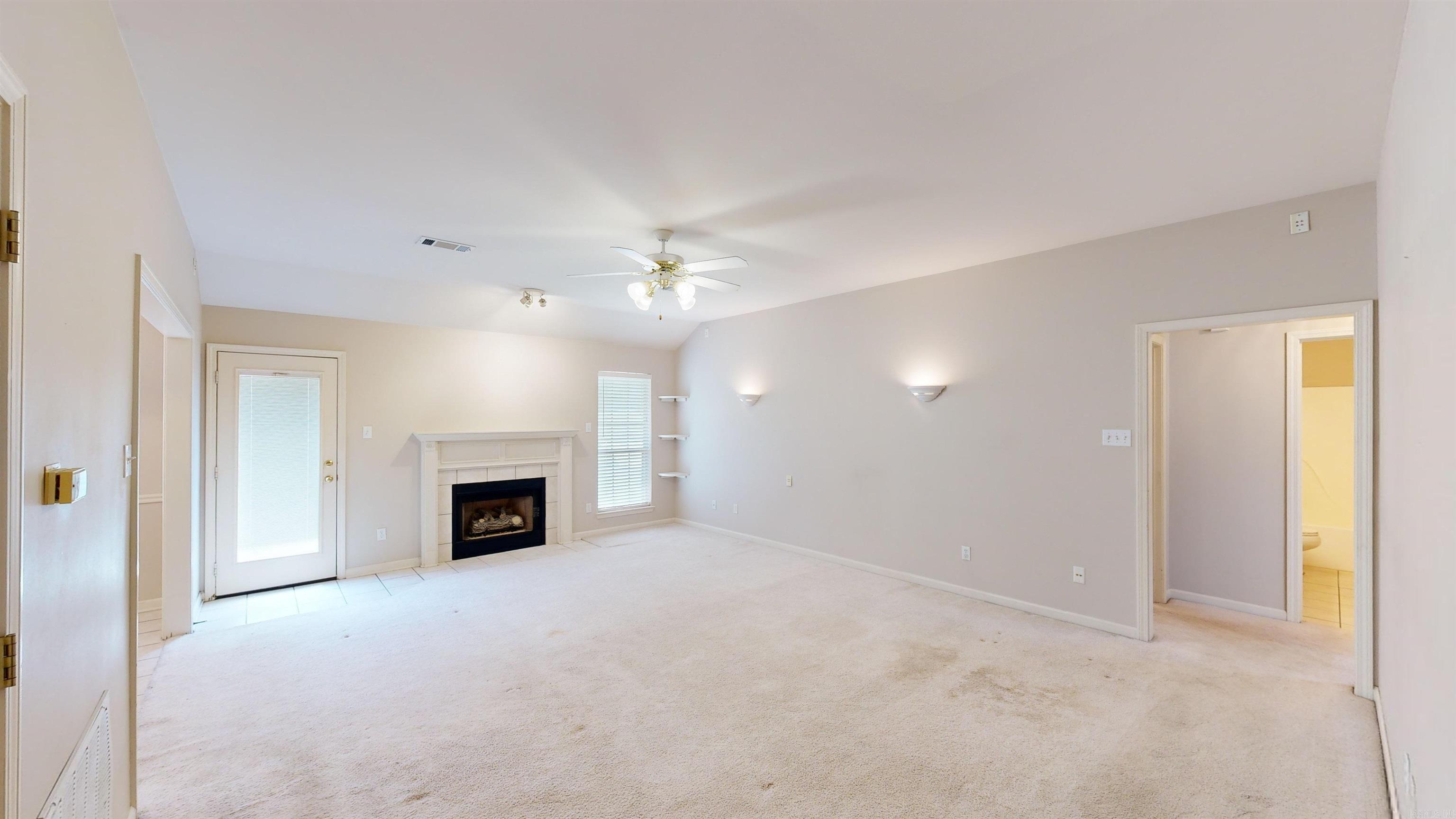 2976 Saratoga Court