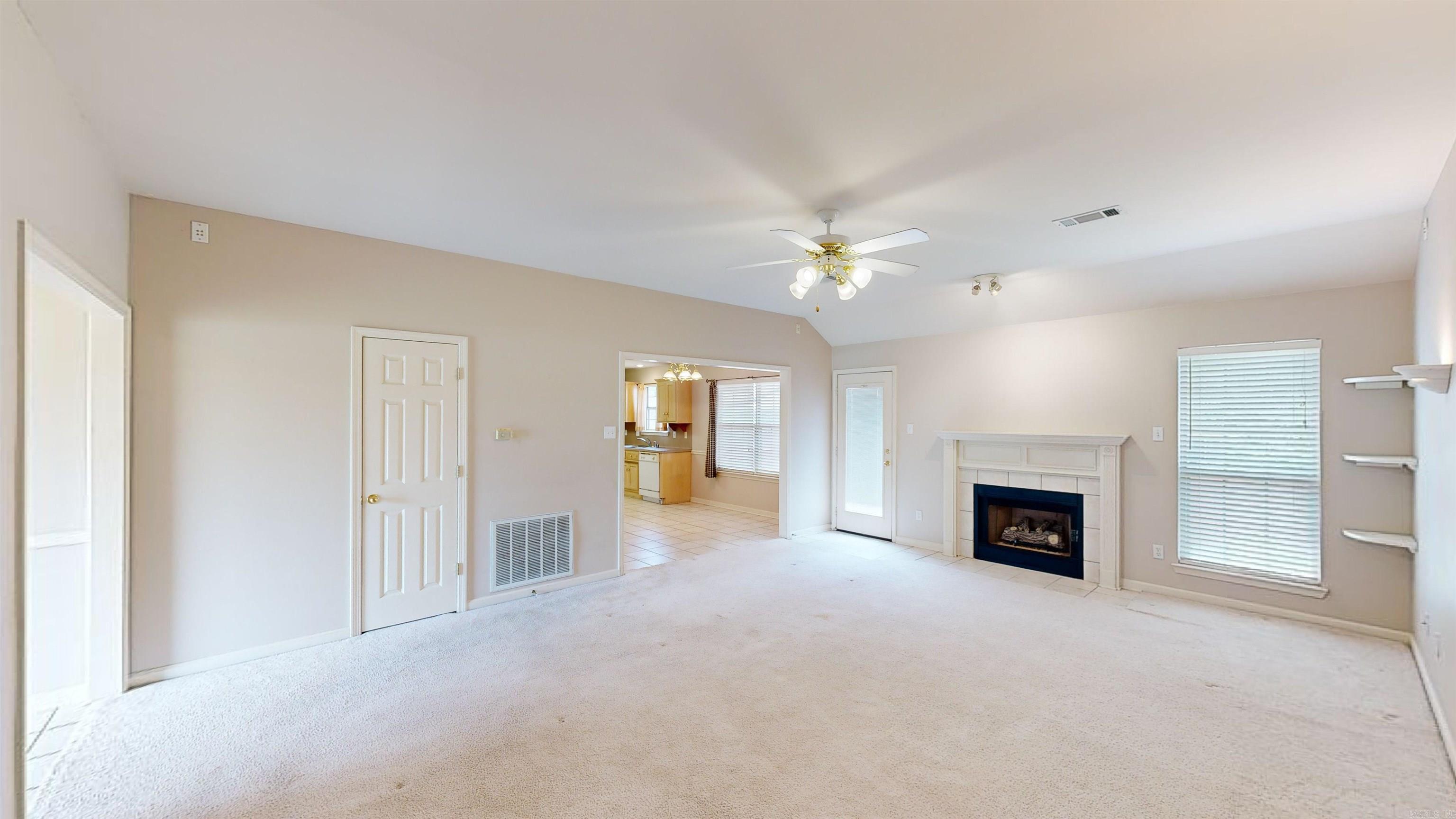 2976 Saratoga Court