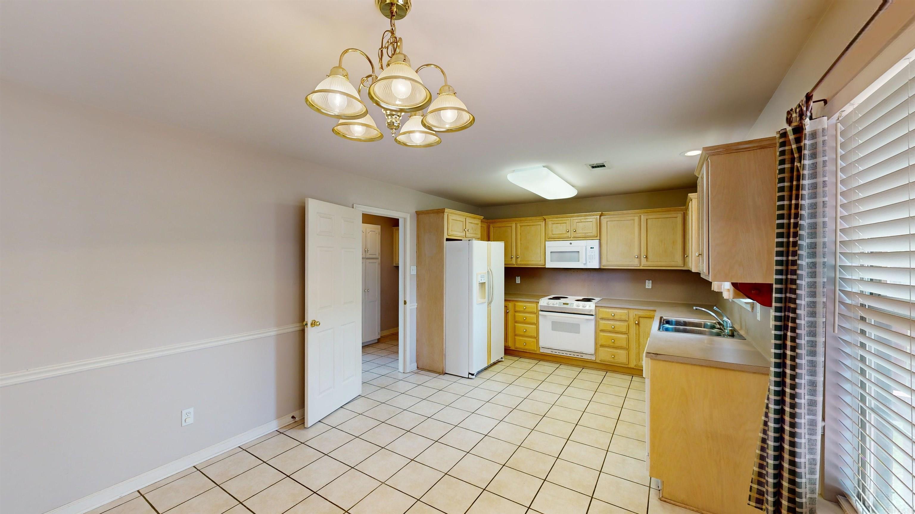 2976 Saratoga Court