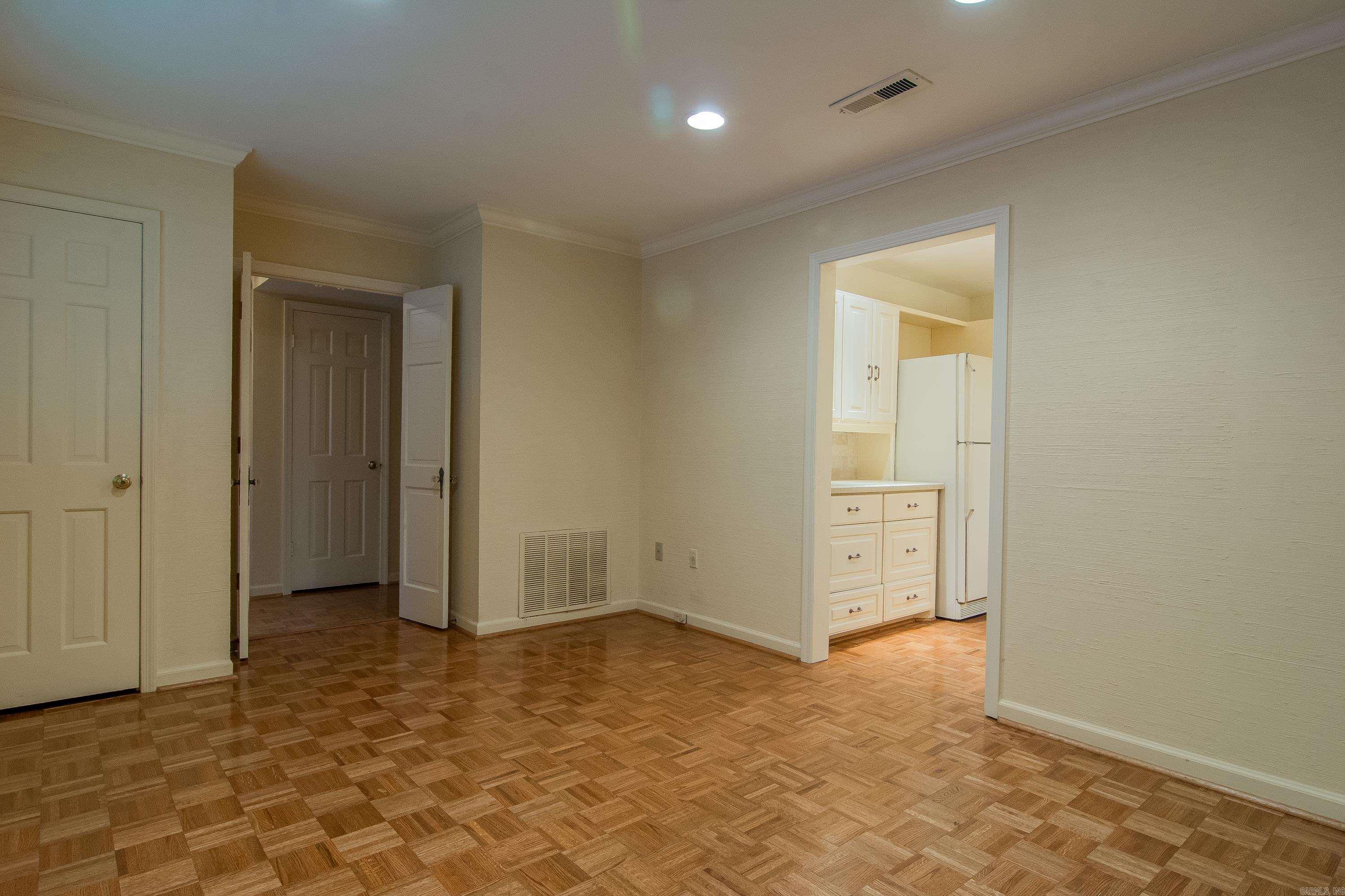 3 Kingsbridge Way