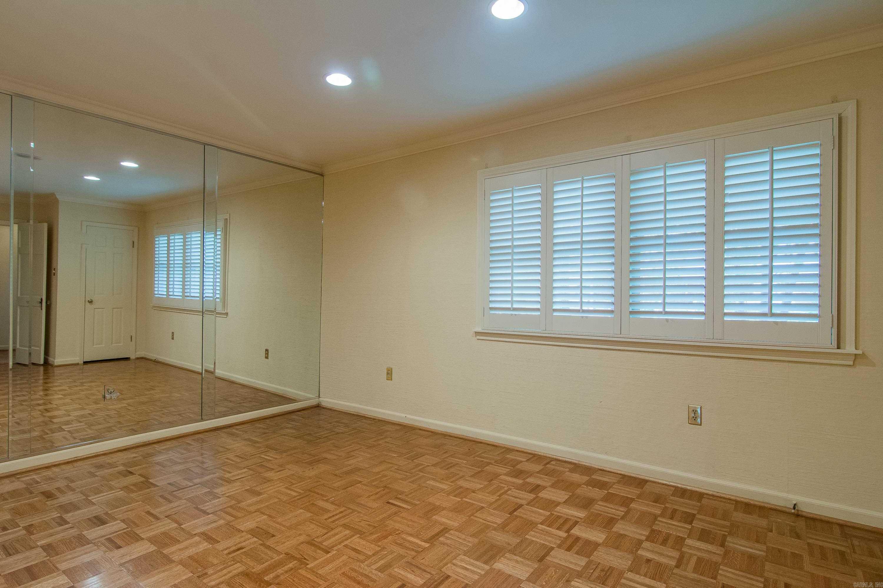 3 Kingsbridge Way