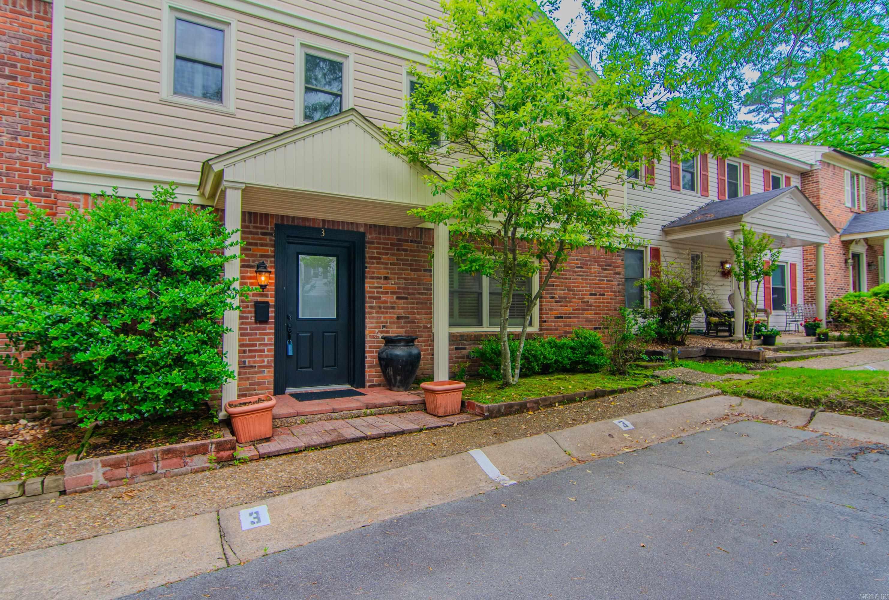 3 Kingsbridge Way