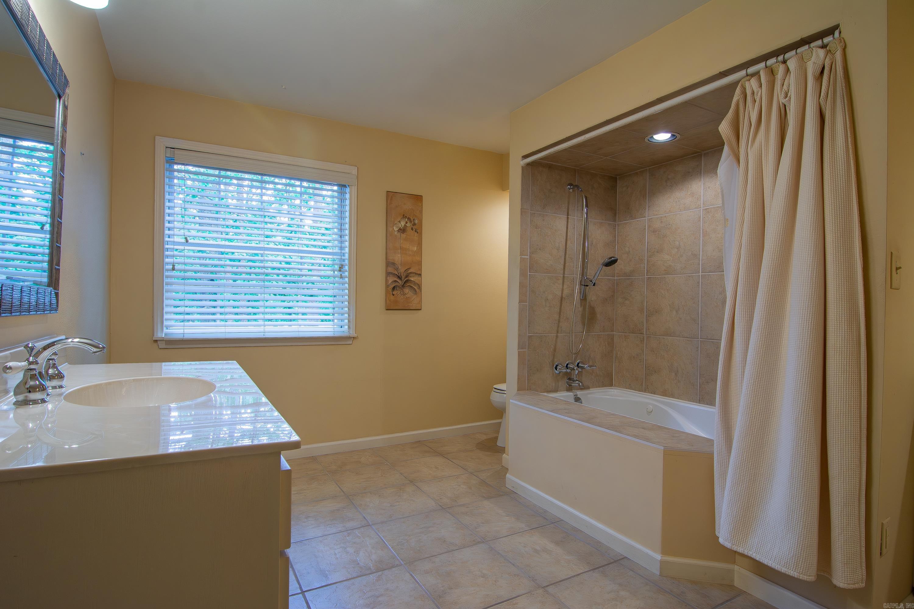 3 Kingsbridge Way