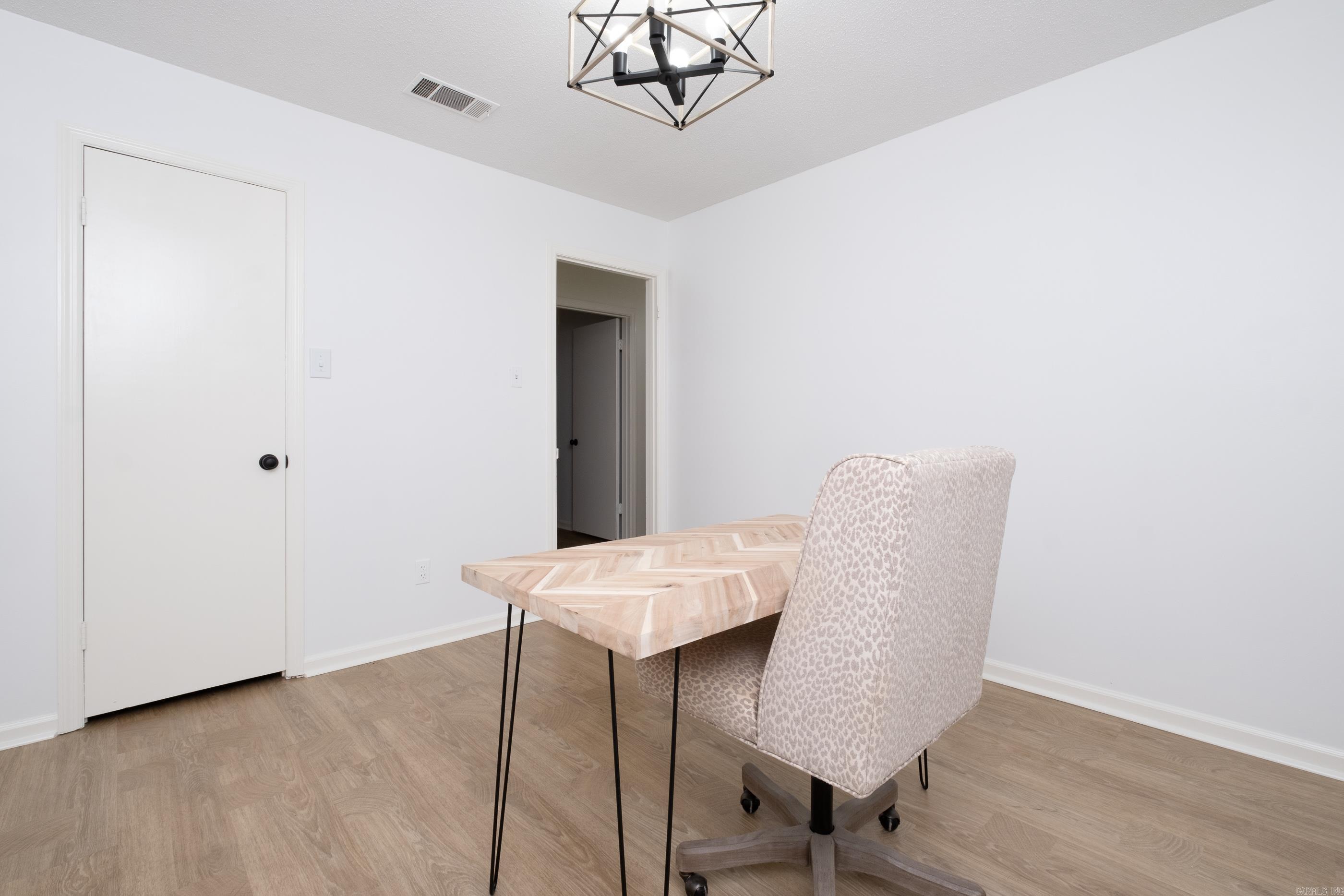1 Woodview Court