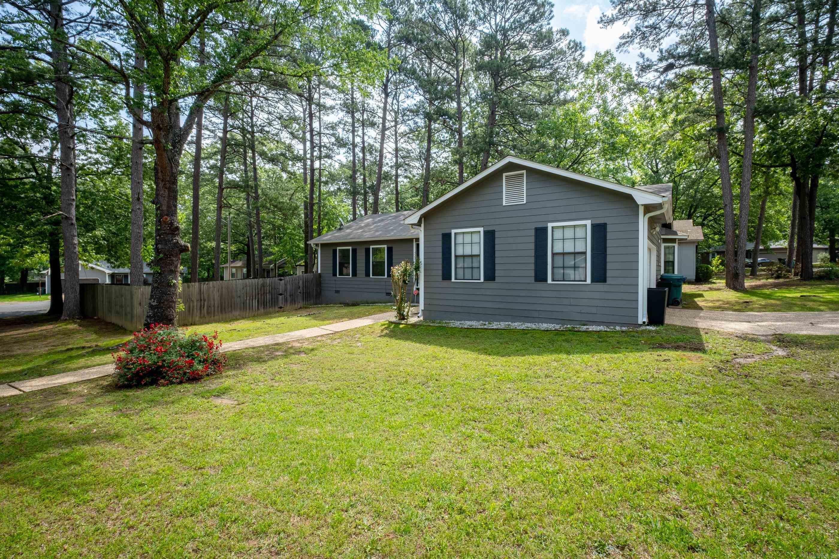 1 Woodview Court