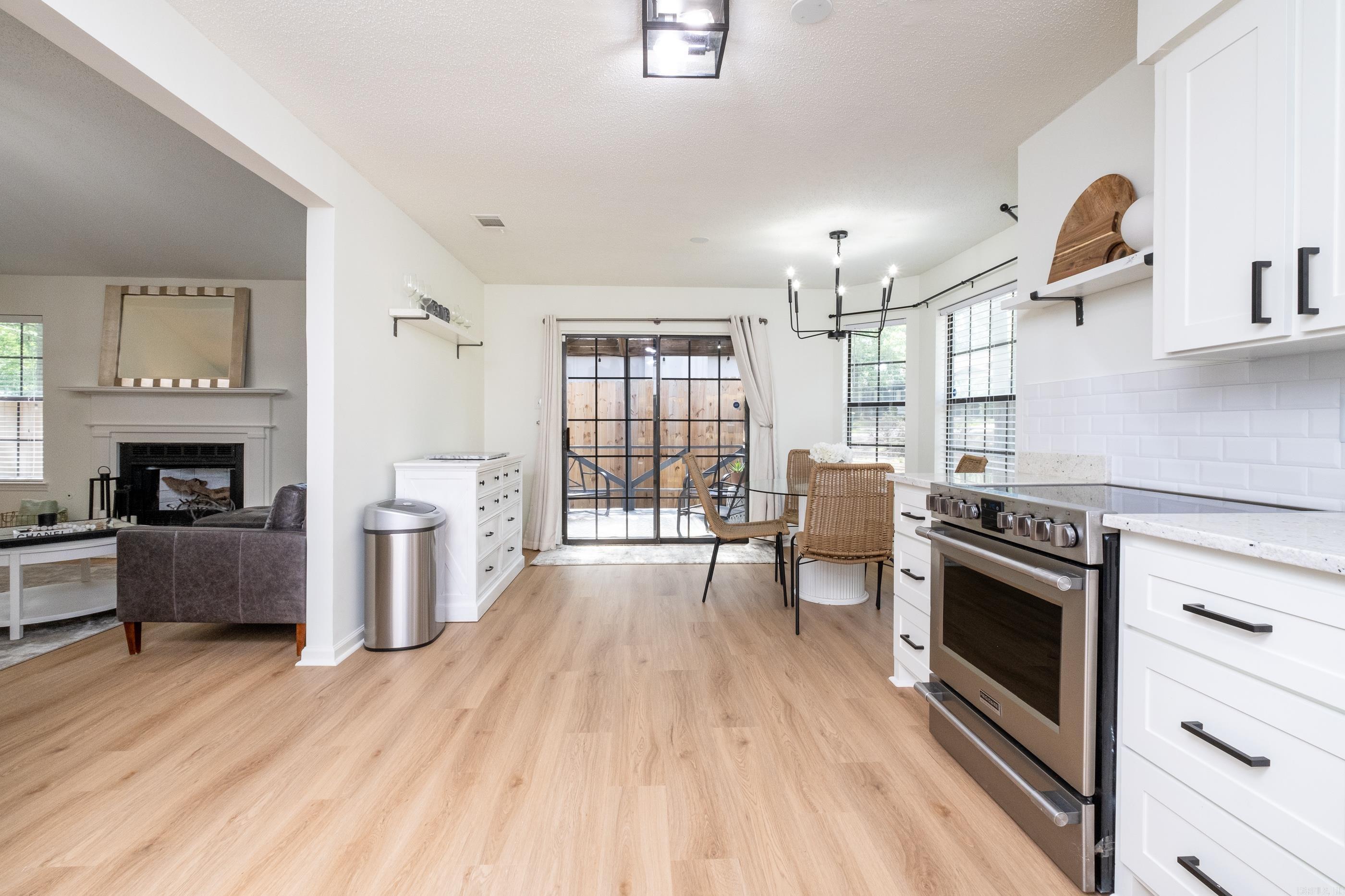 1 Woodview Court