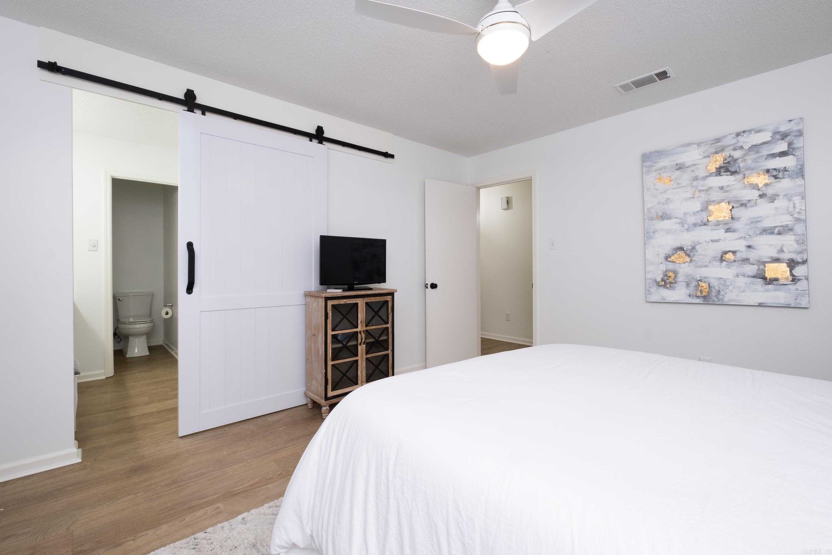 1 Woodview Court