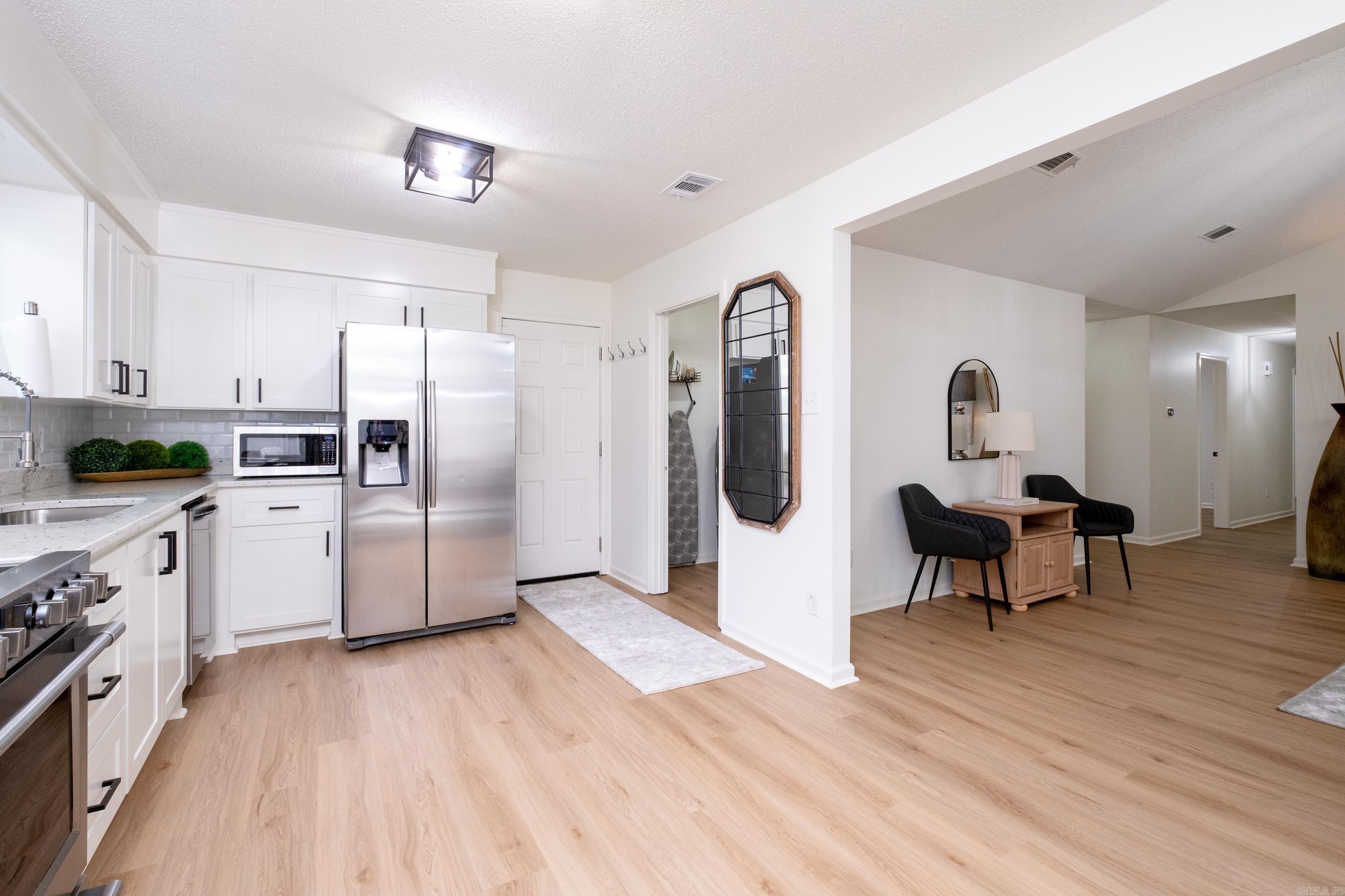 1 Woodview Court