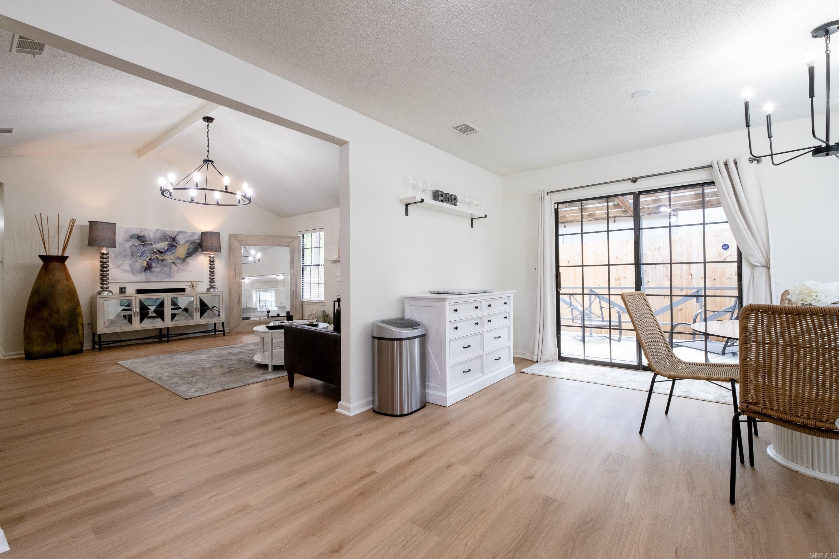 1 Woodview Court