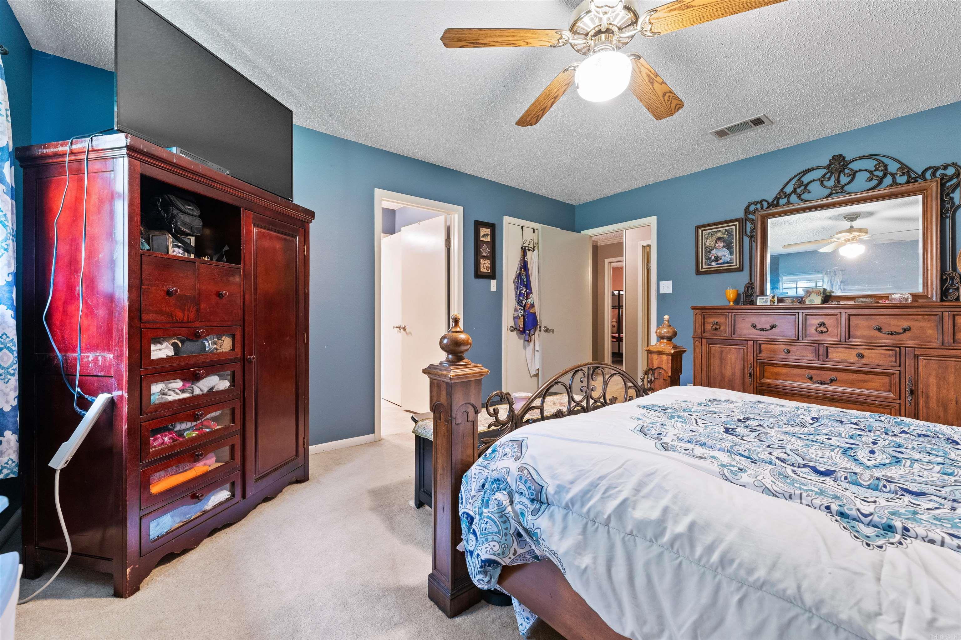 140 Lone Oak Drive