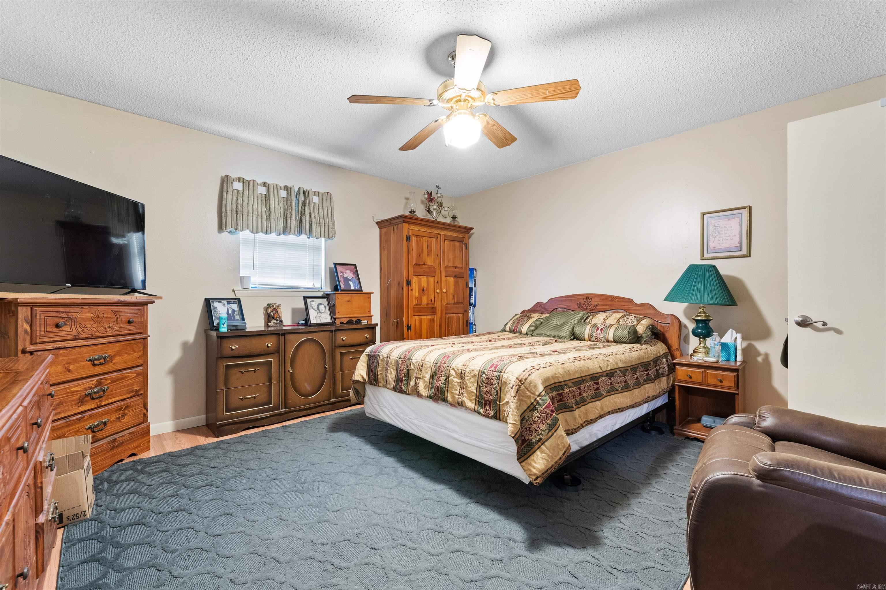 140 Lone Oak Drive