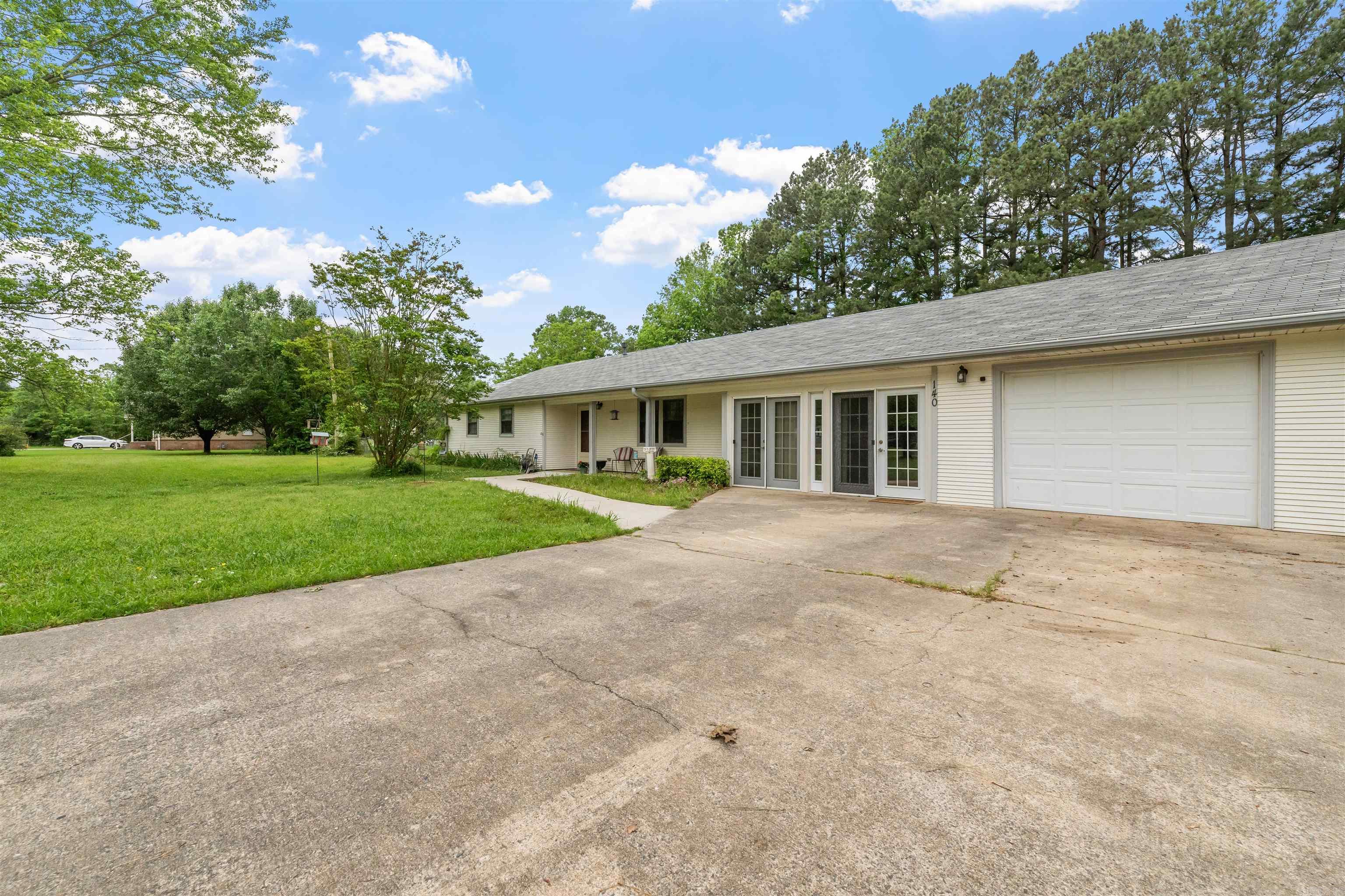 140 Lone Oak Drive