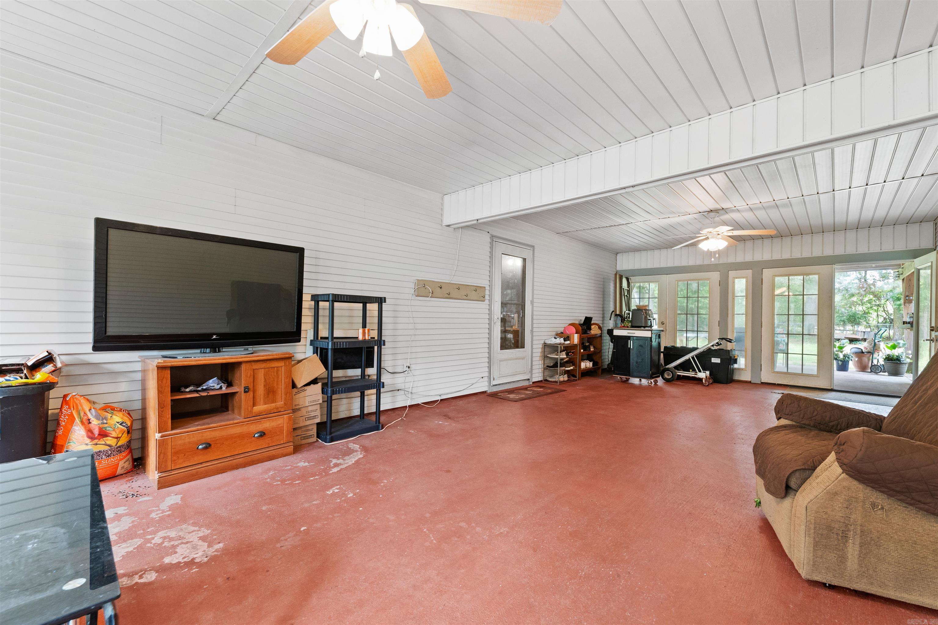 140 Lone Oak Drive