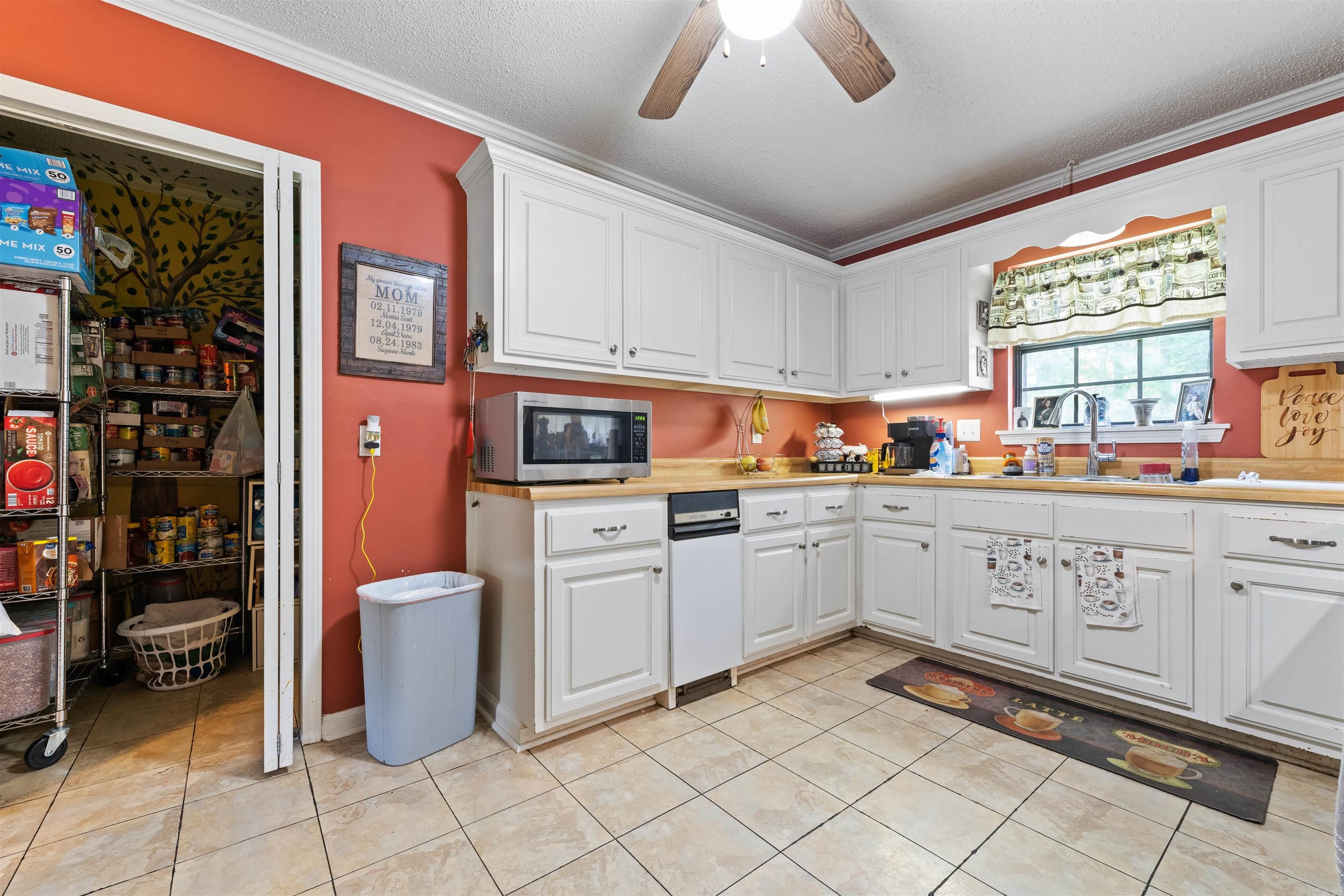 140 Lone Oak Drive