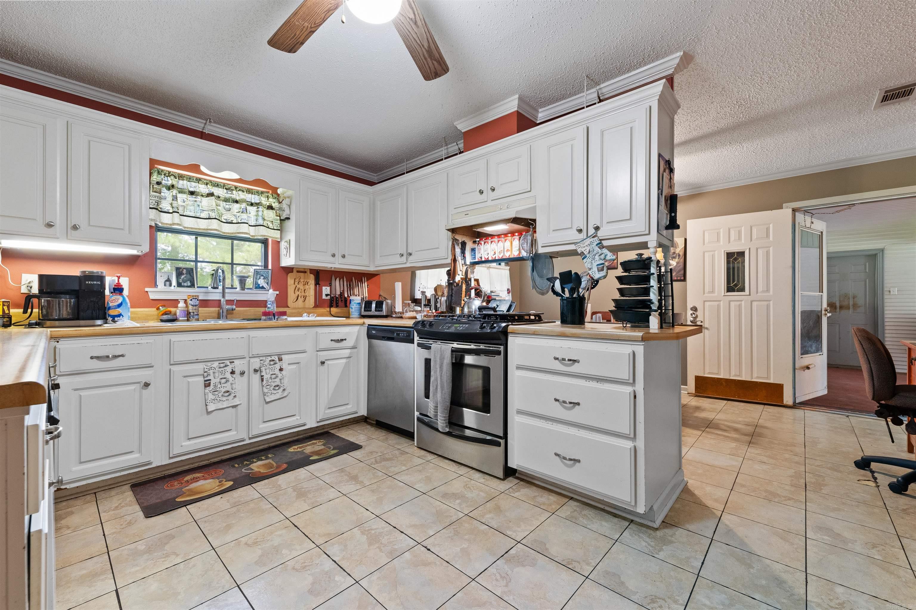 140 Lone Oak Drive