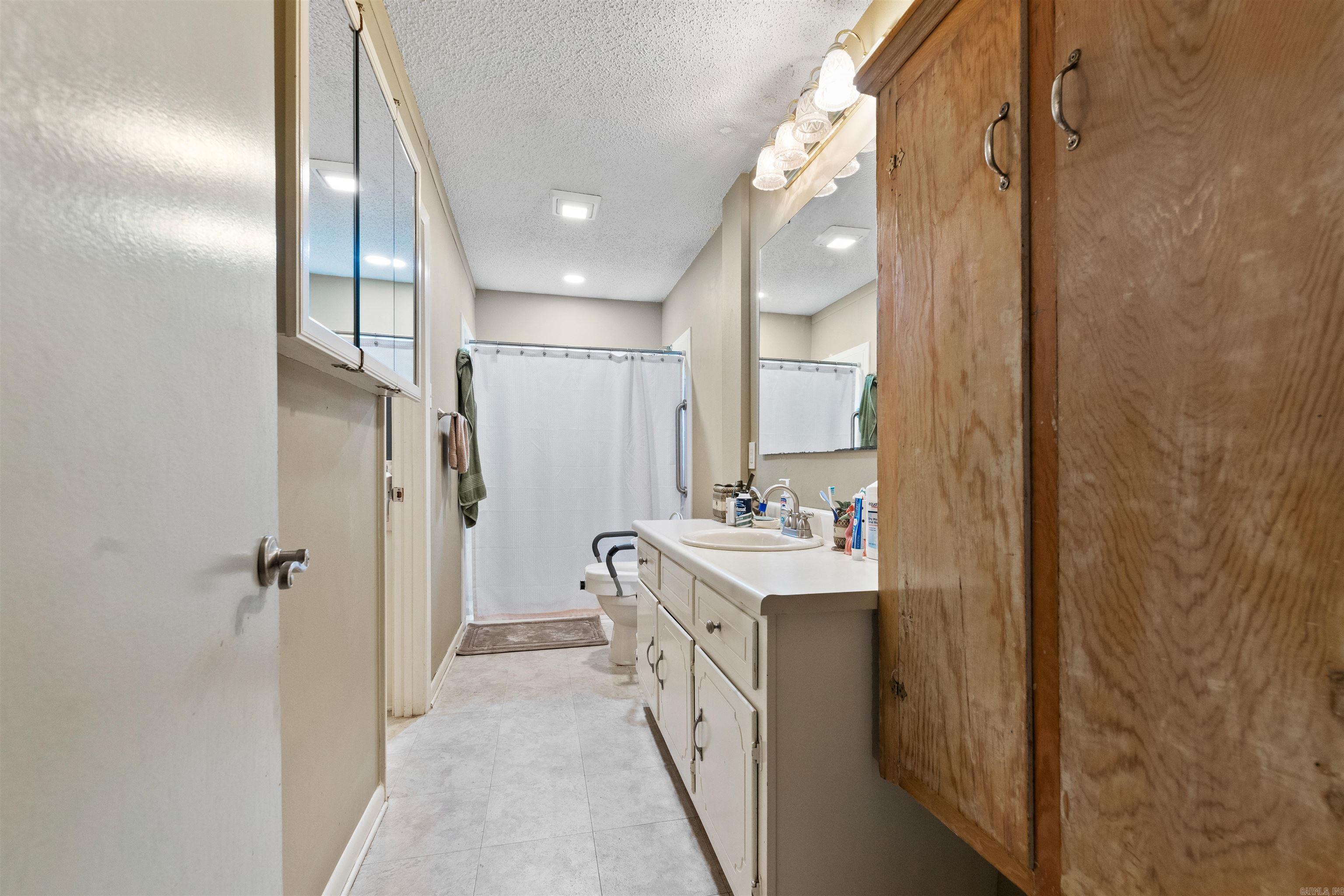 140 Lone Oak Drive
