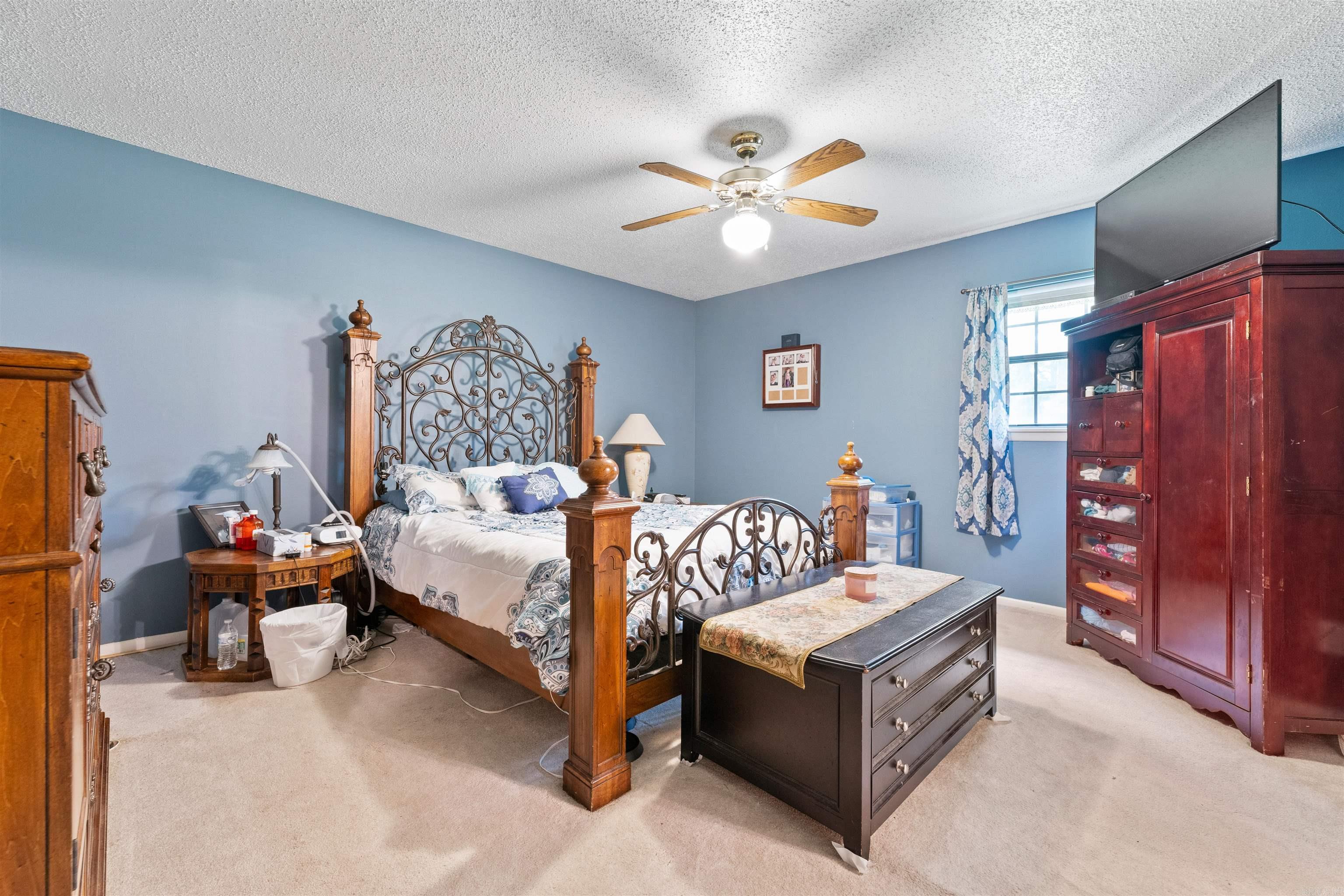 140 Lone Oak Drive