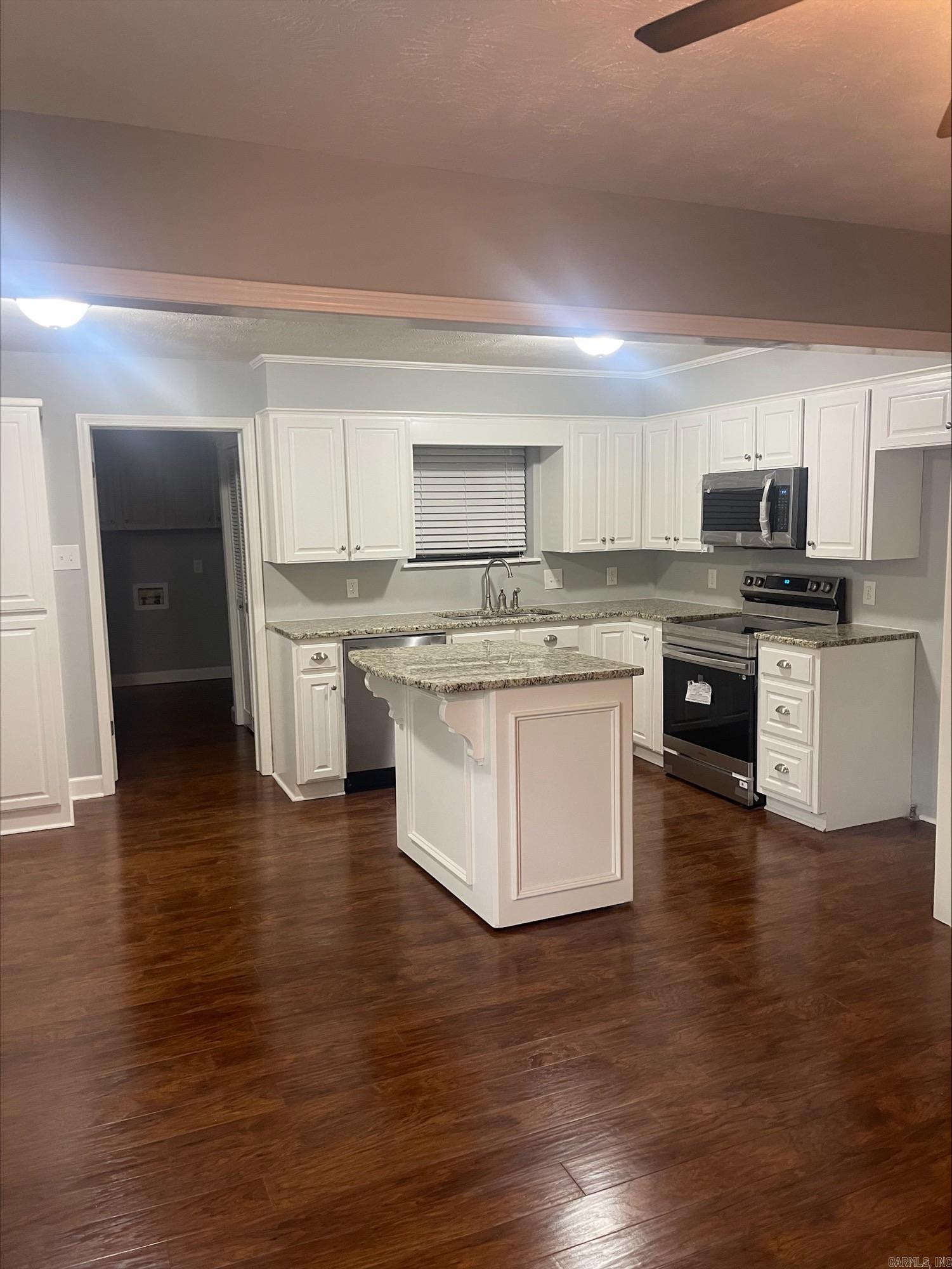 593 Kingwood Circle