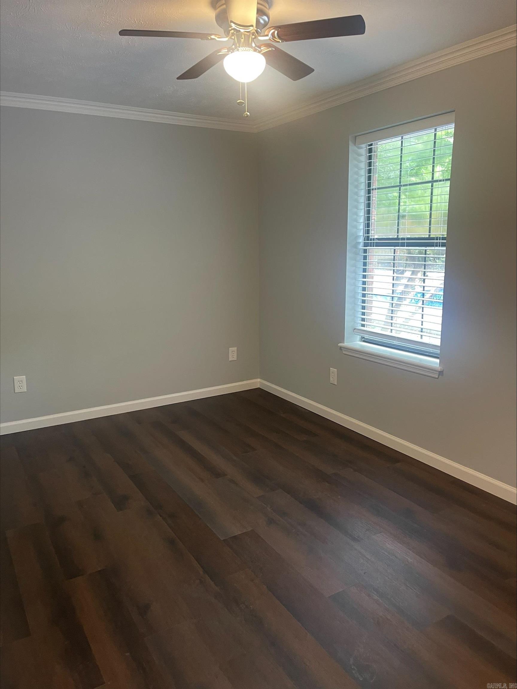 593 Kingwood Circle