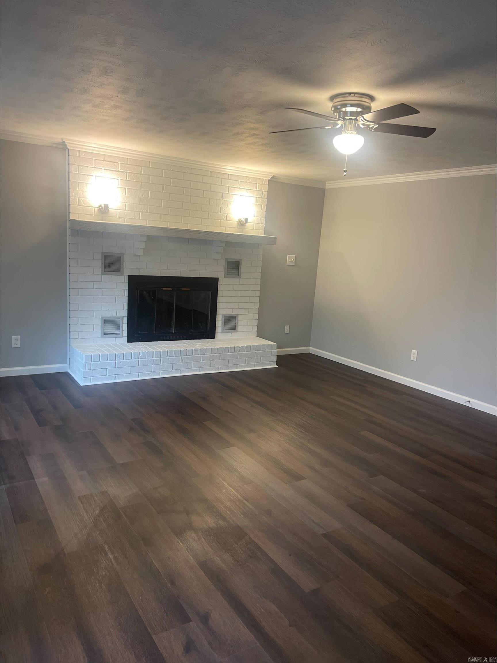 593 Kingwood Circle