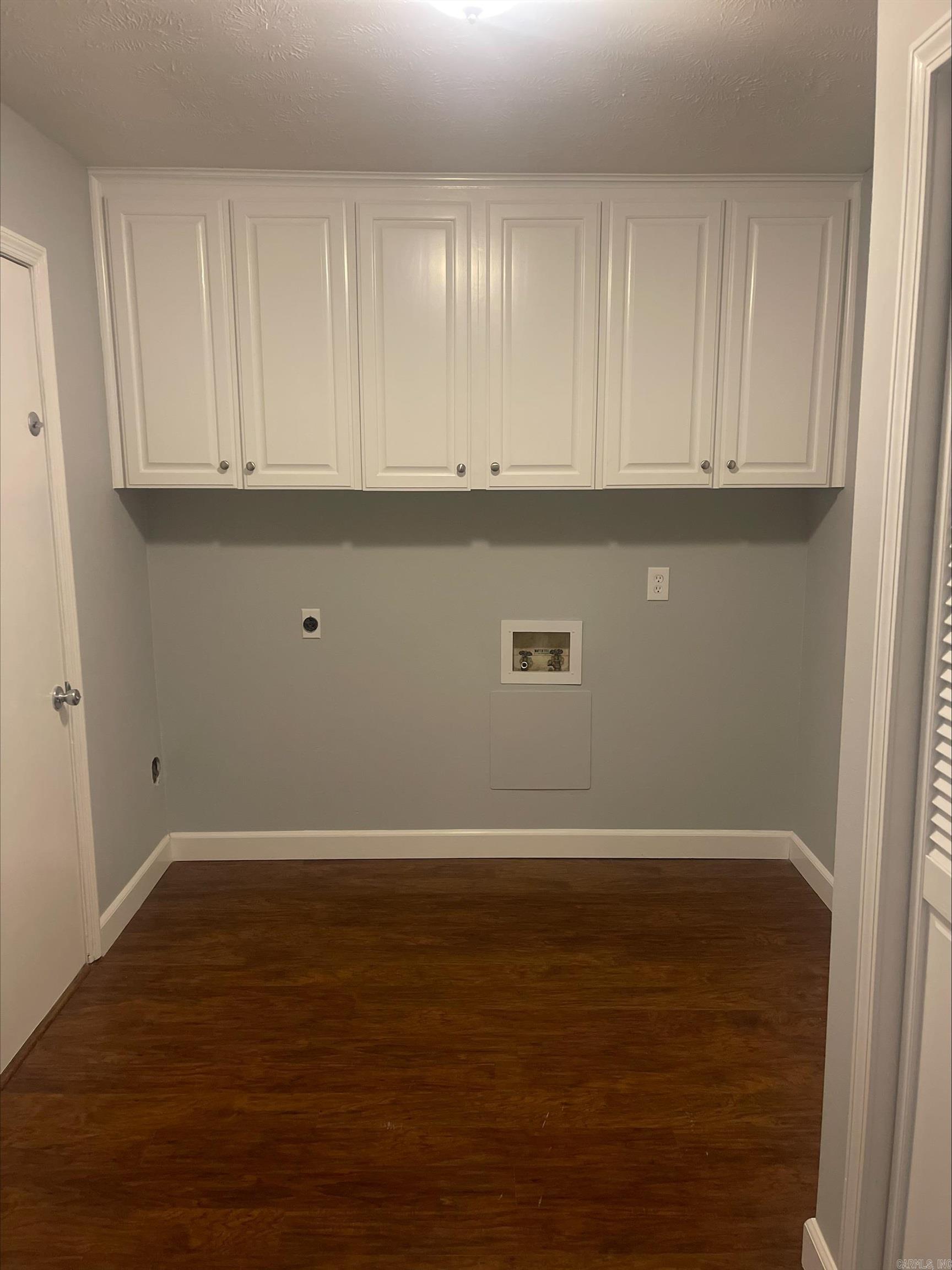 593 Kingwood Circle