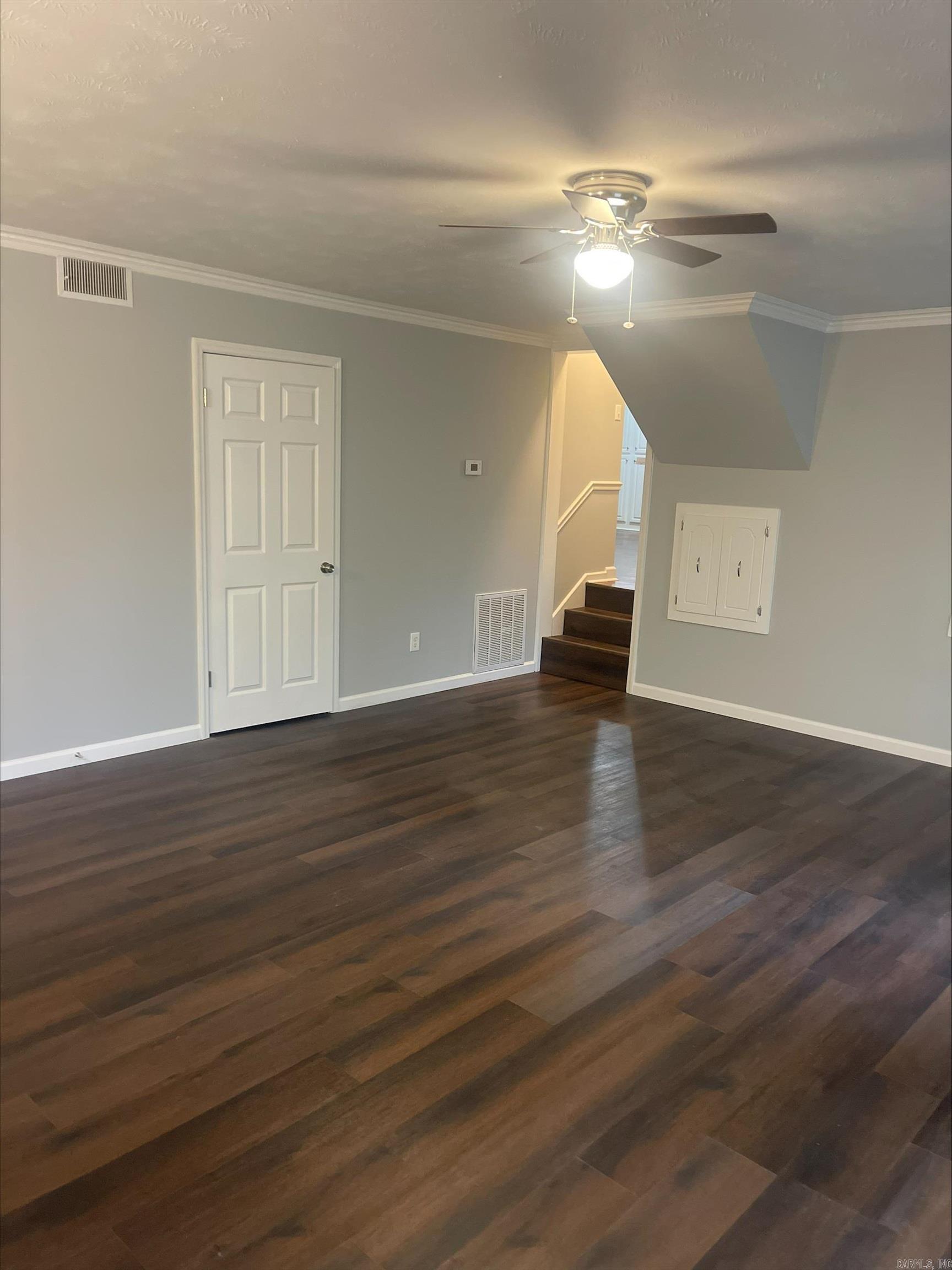 593 Kingwood Circle