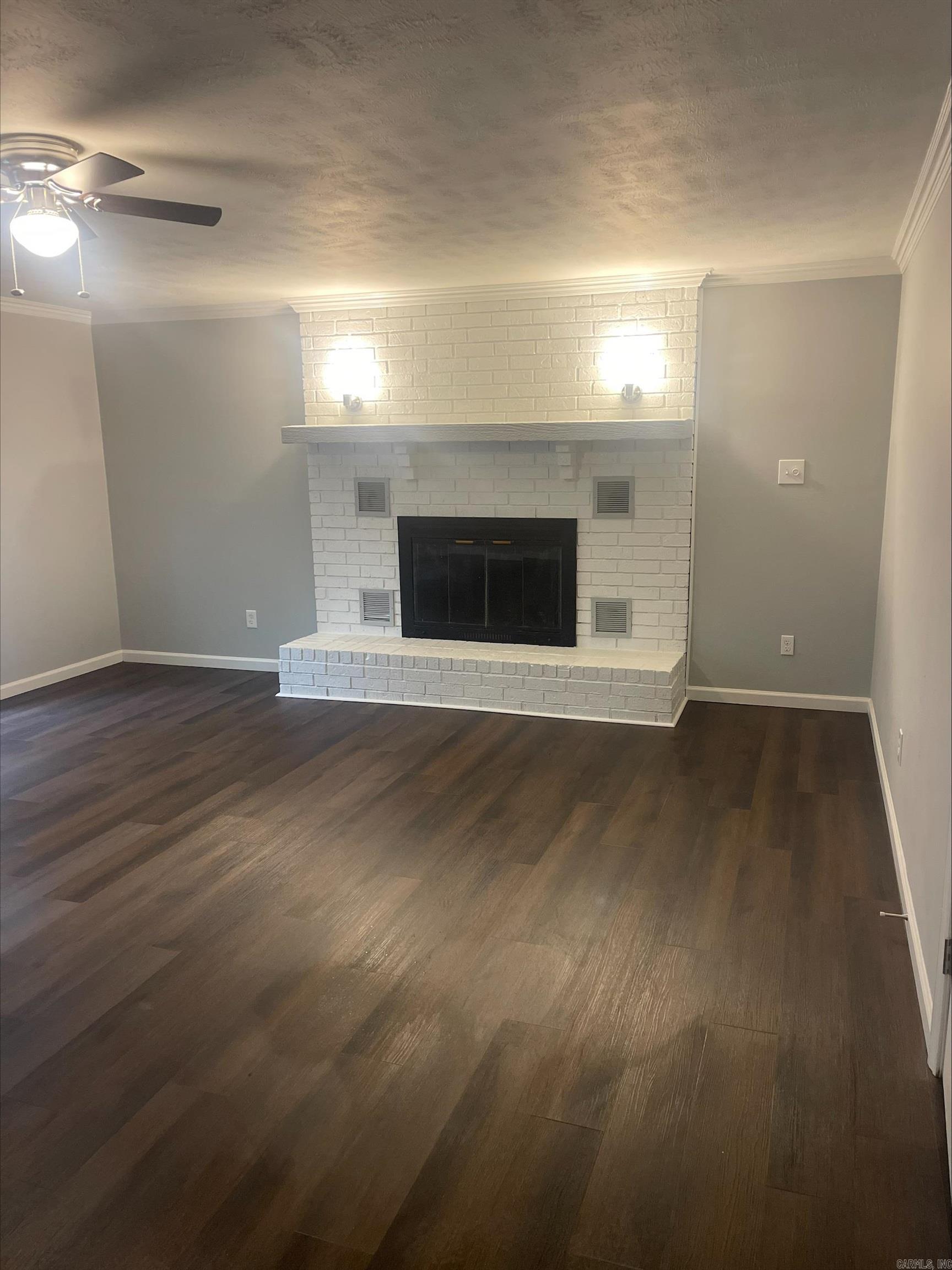 593 Kingwood Circle