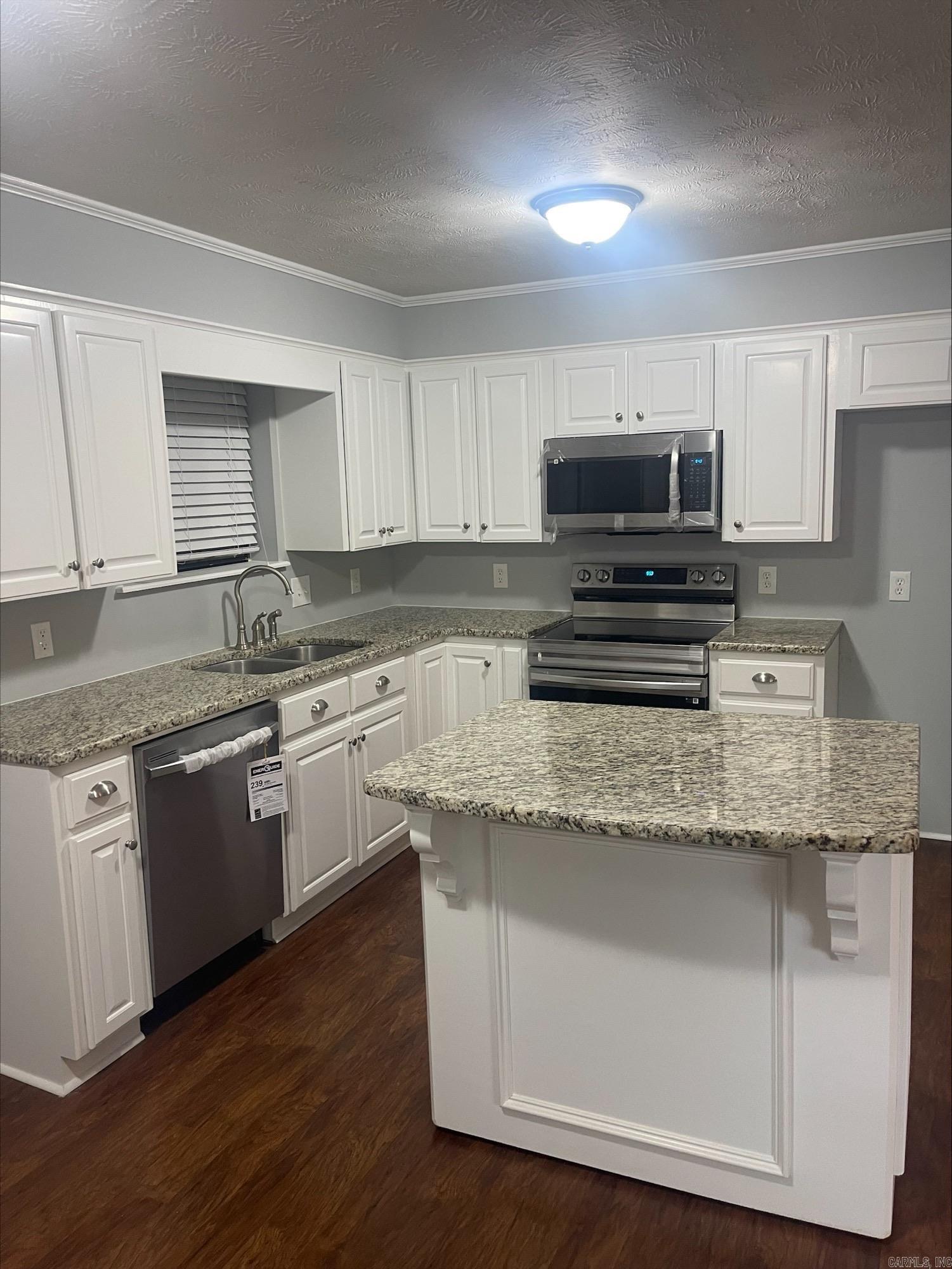 593 Kingwood Circle