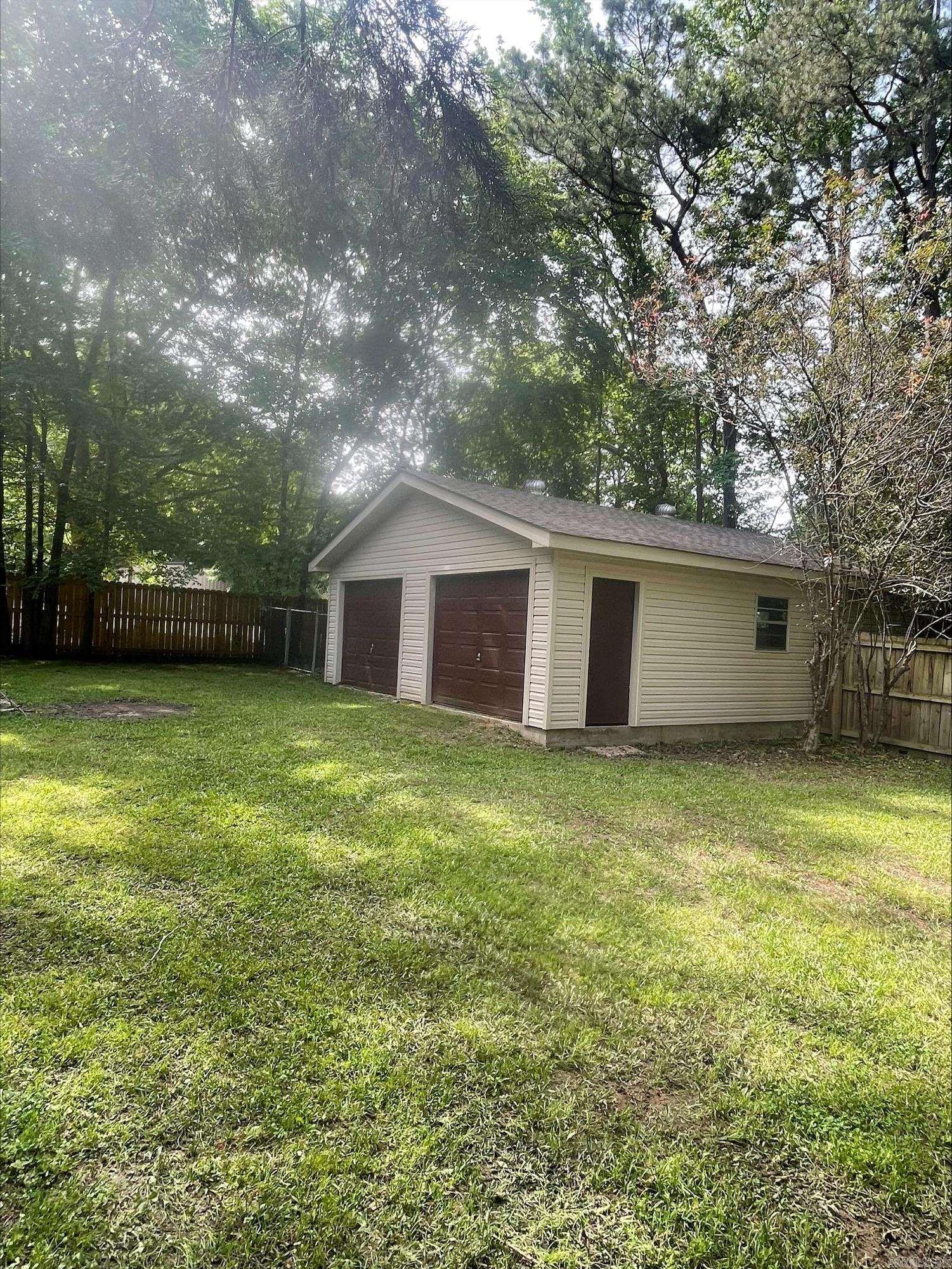 593 Kingwood Circle