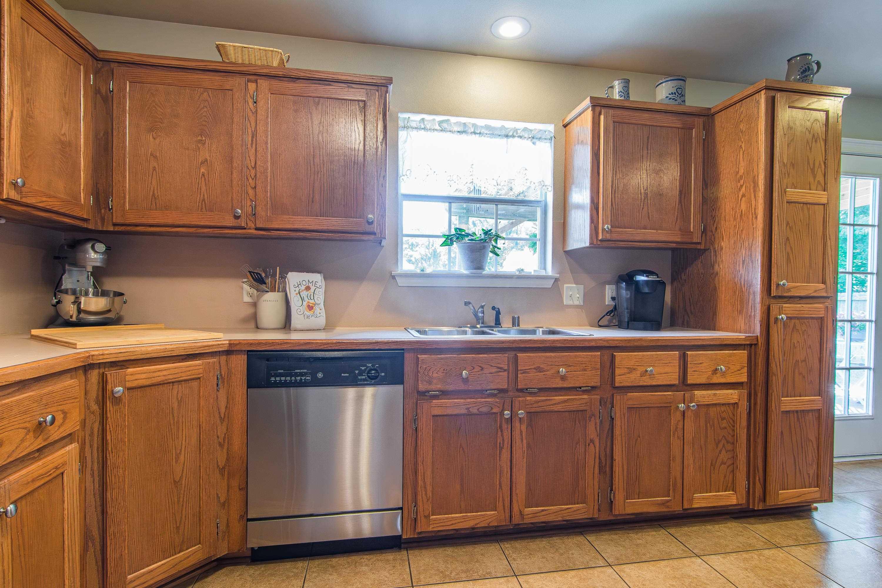 3118 Longmeadow Drive