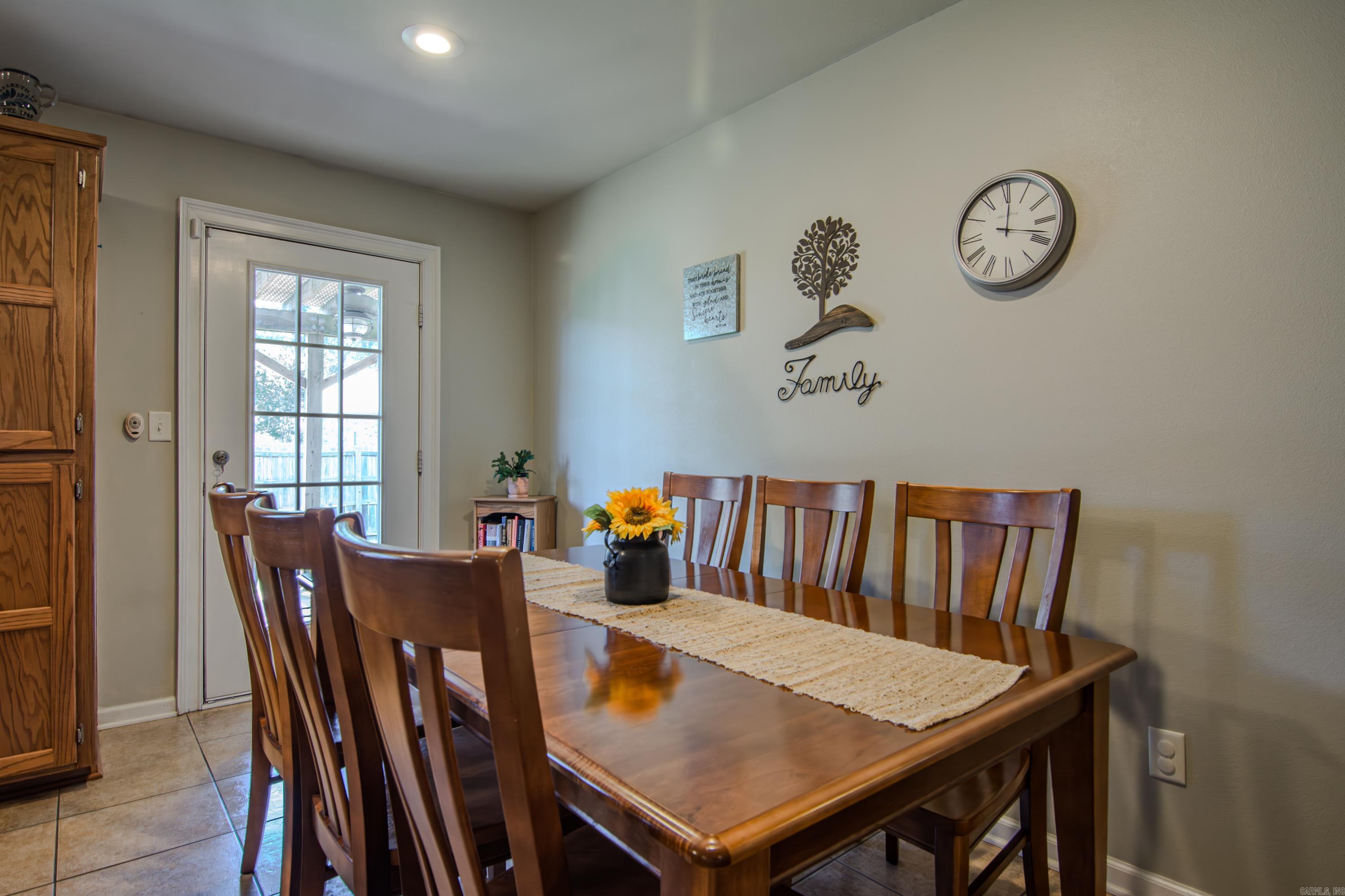 3118 Longmeadow Drive