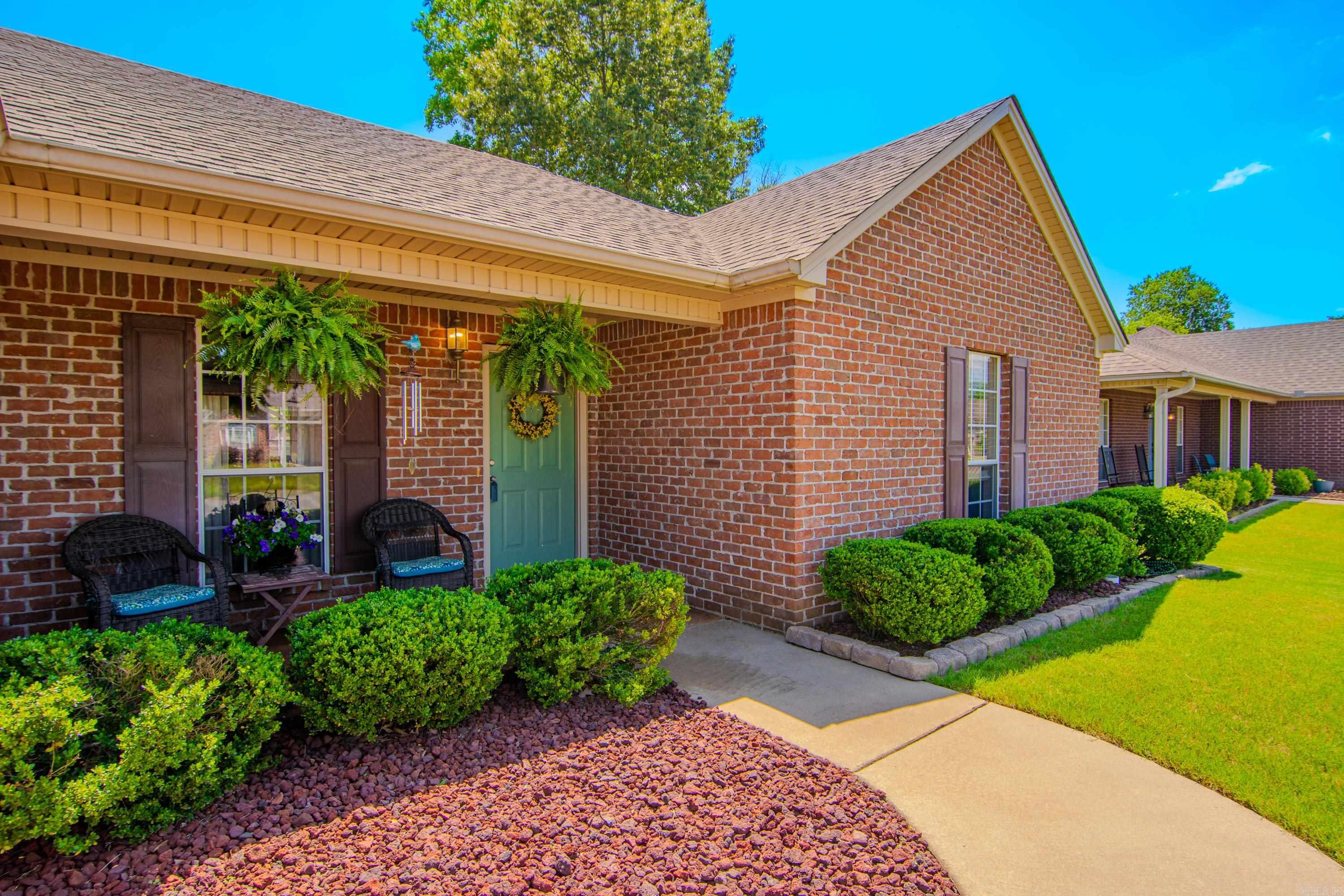 3118 Longmeadow Drive