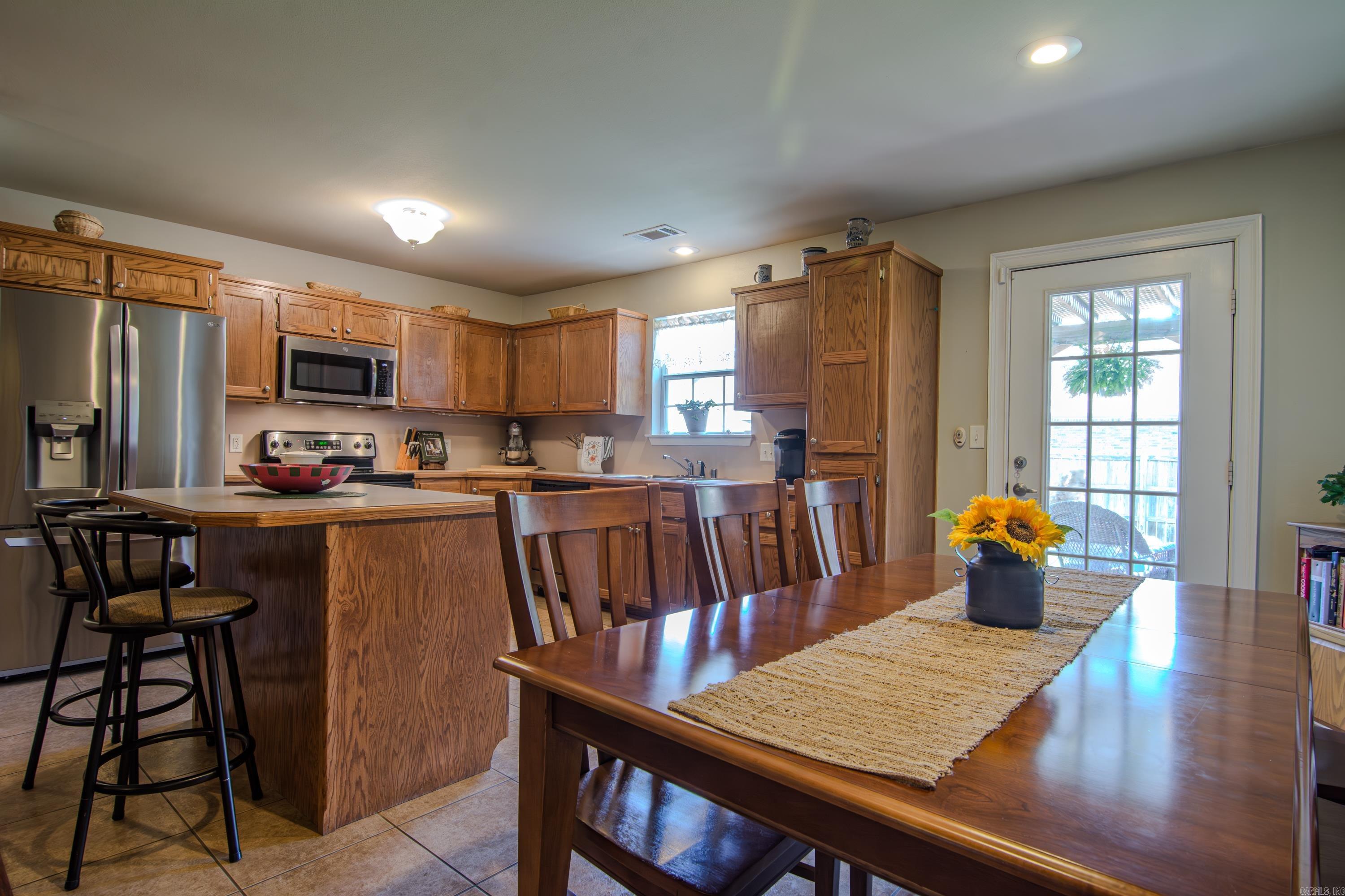 3118 Longmeadow Drive