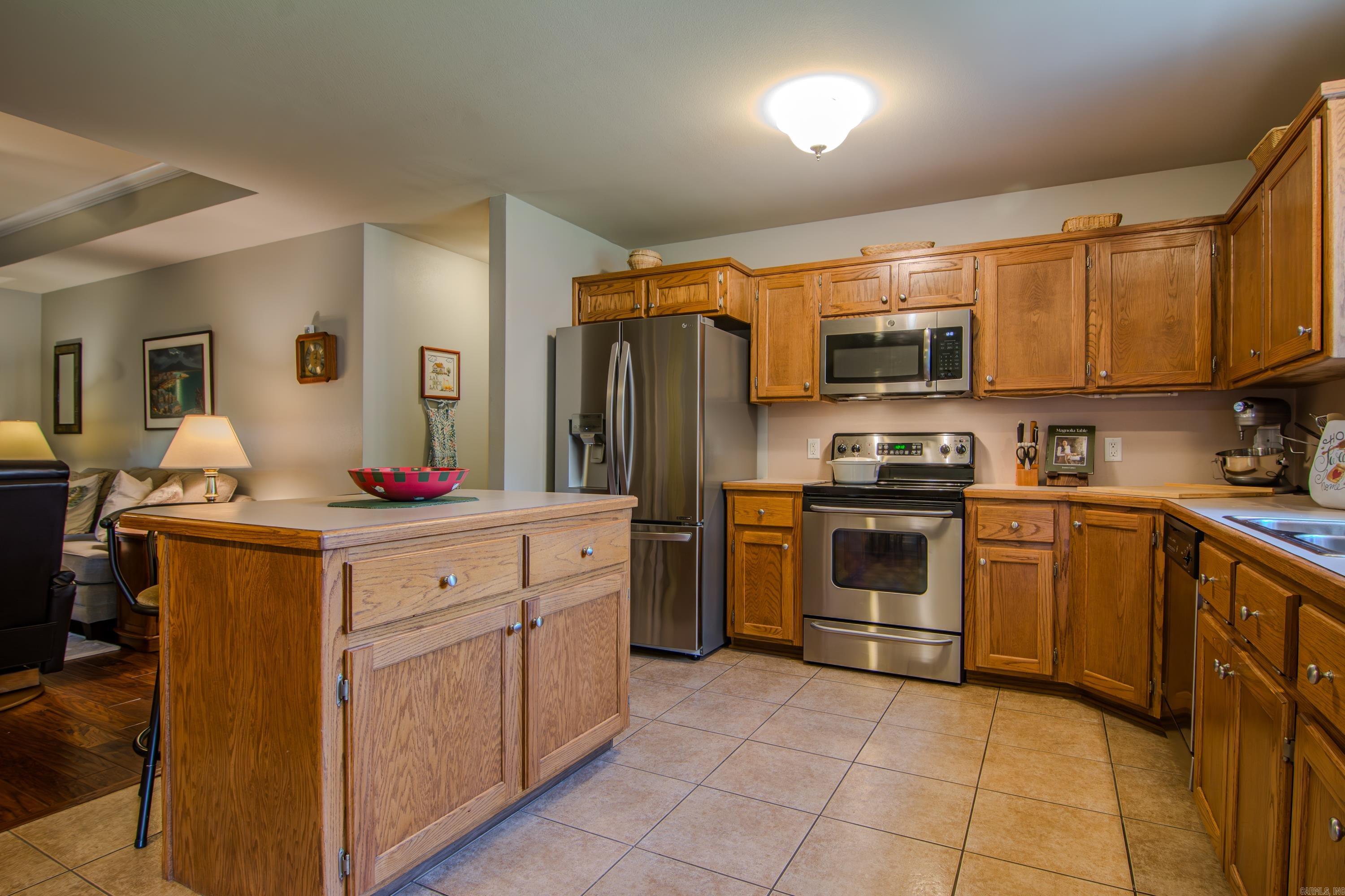 3118 Longmeadow Drive