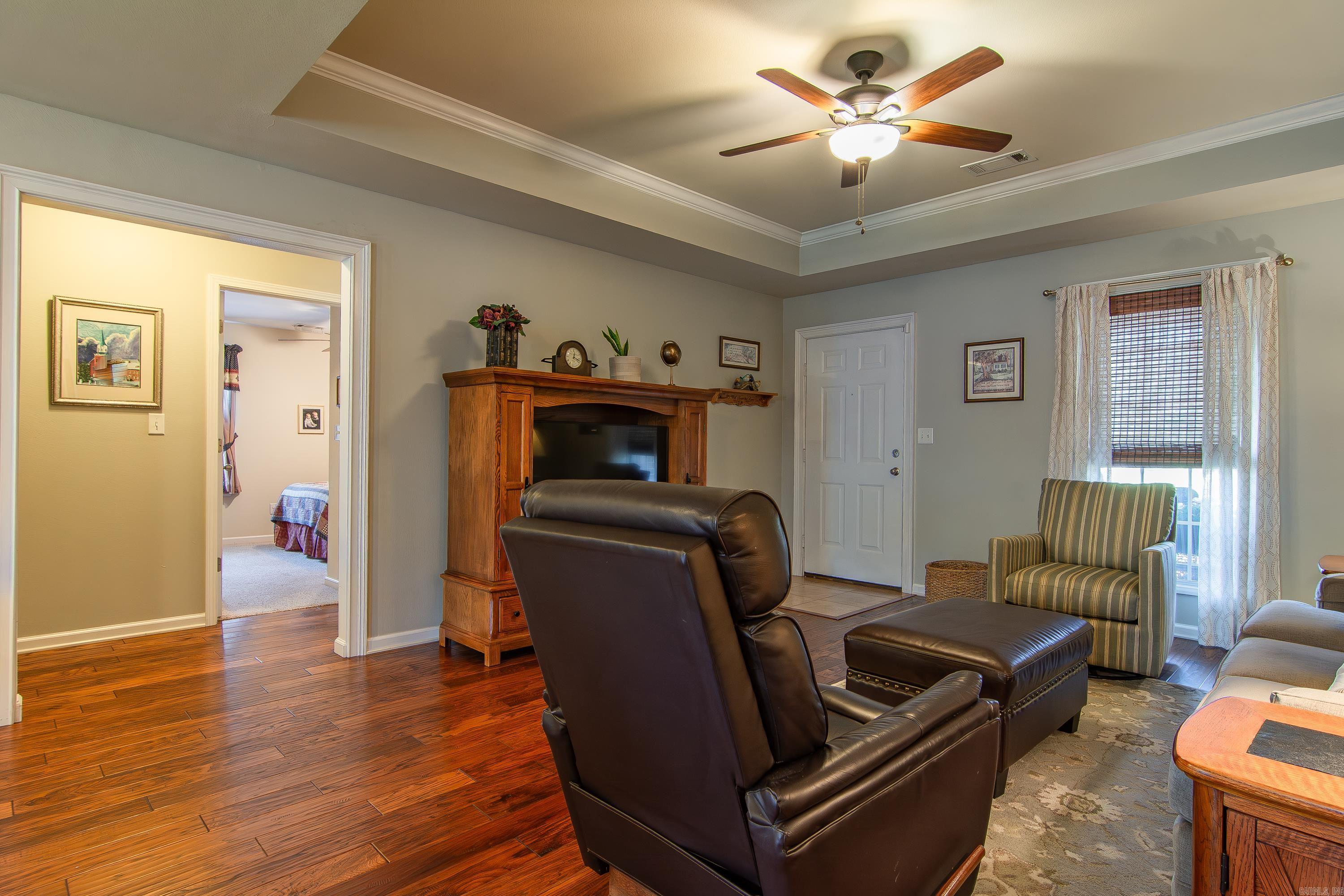 3118 Longmeadow Drive