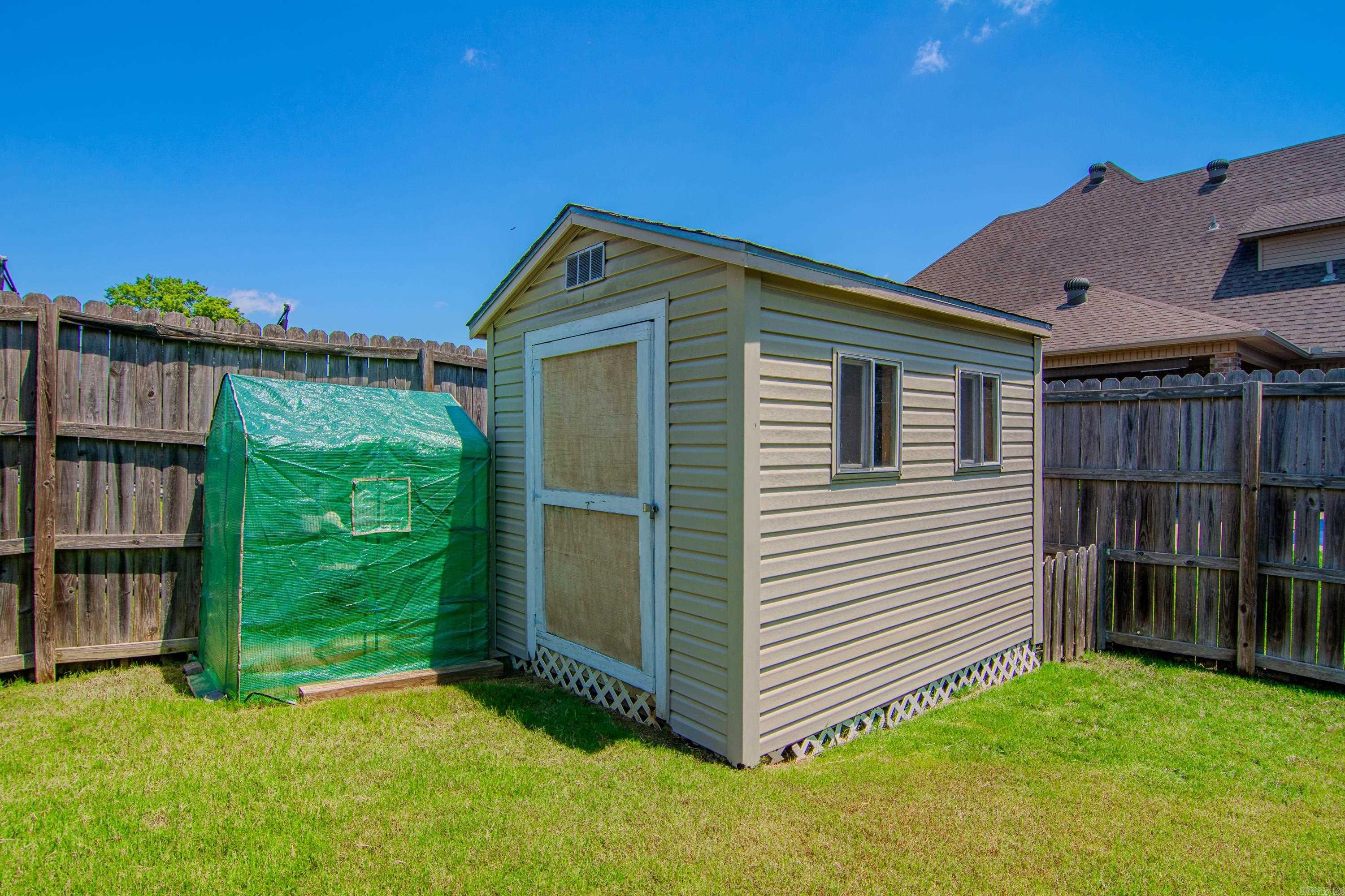 3118 Longmeadow Drive