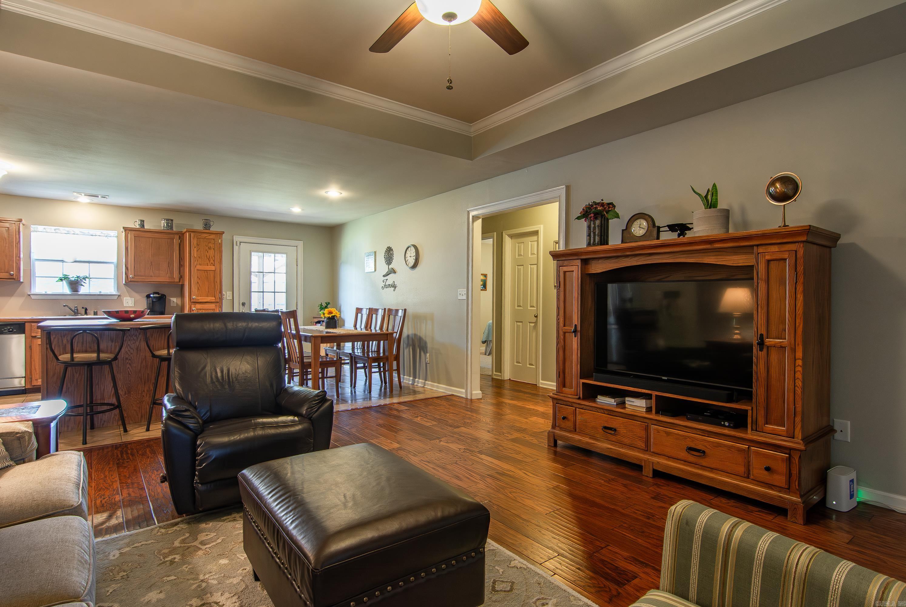 3118 Longmeadow Drive