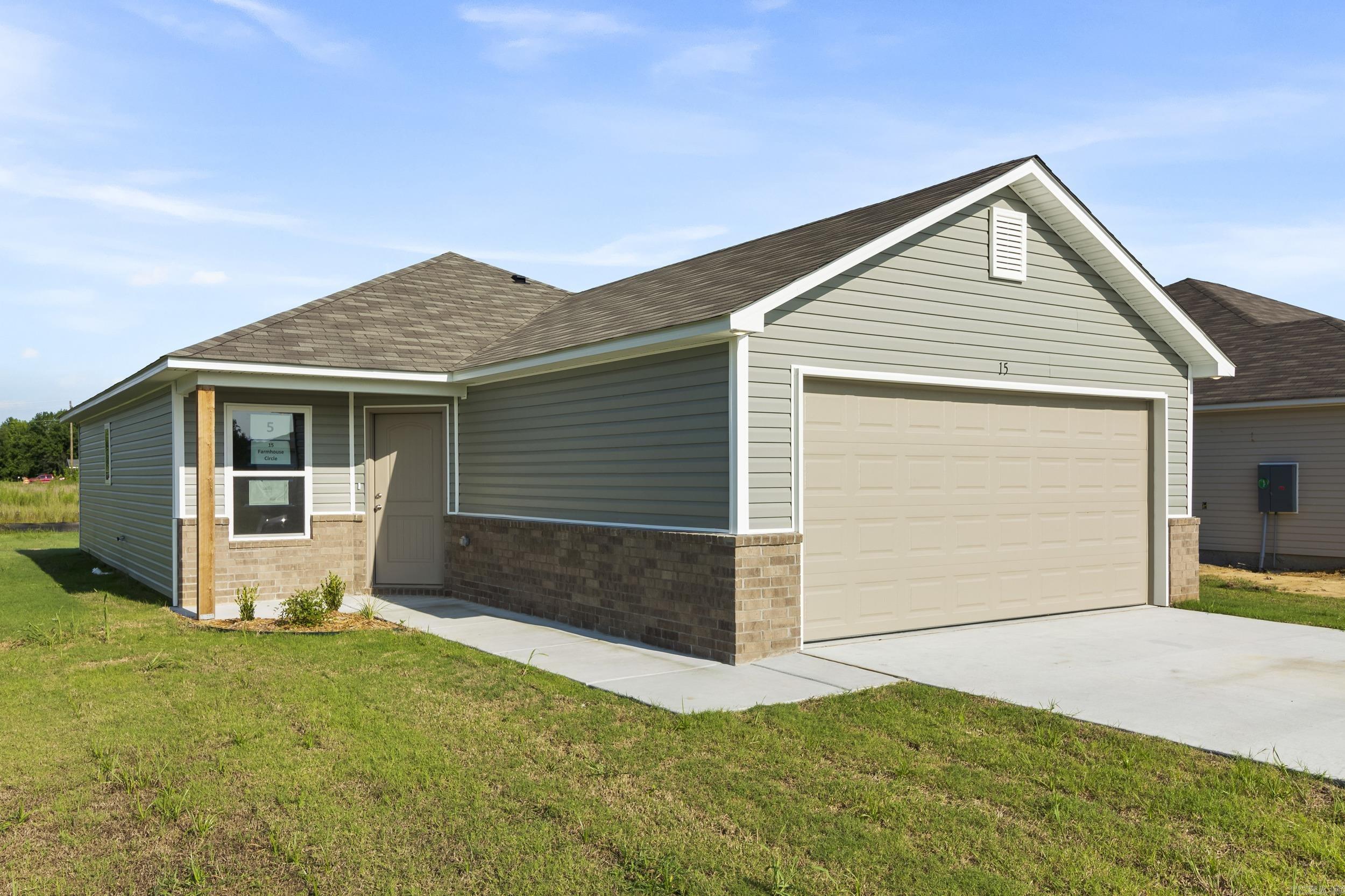 15 Farmhouse Circle
