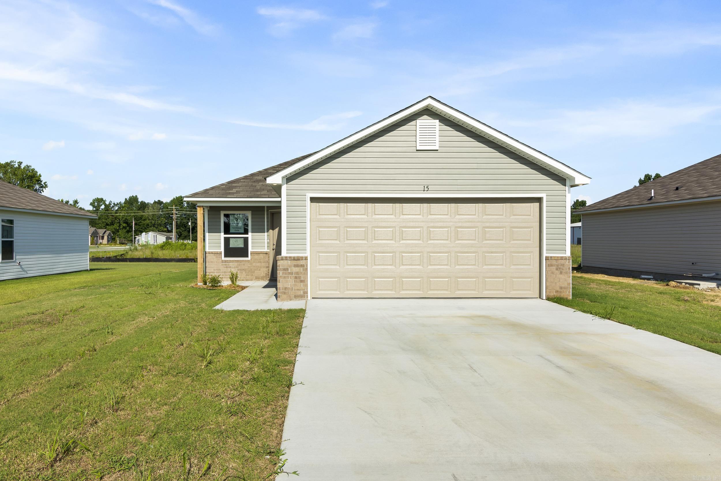 15 Farmhouse Circle