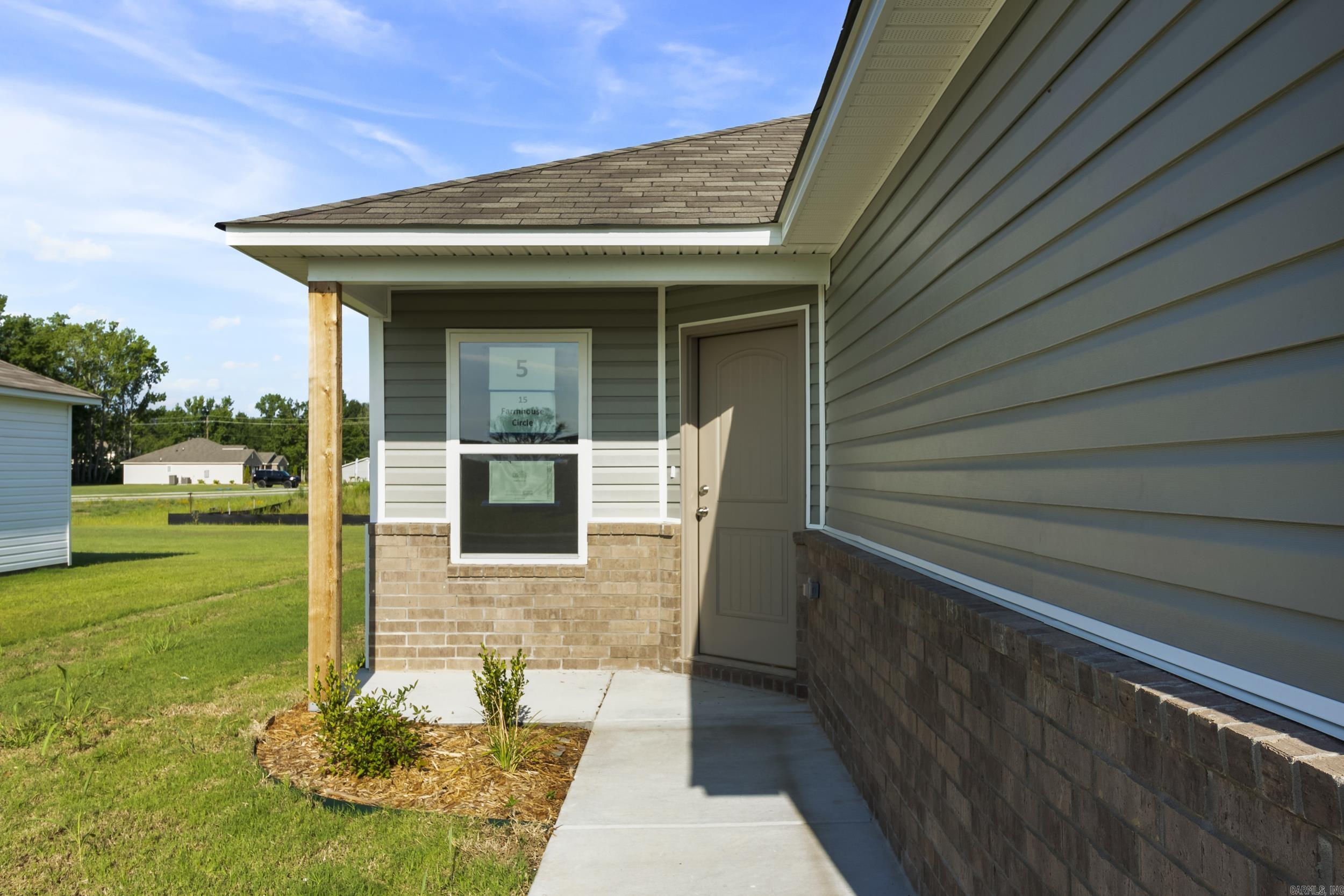 15 Farmhouse Circle