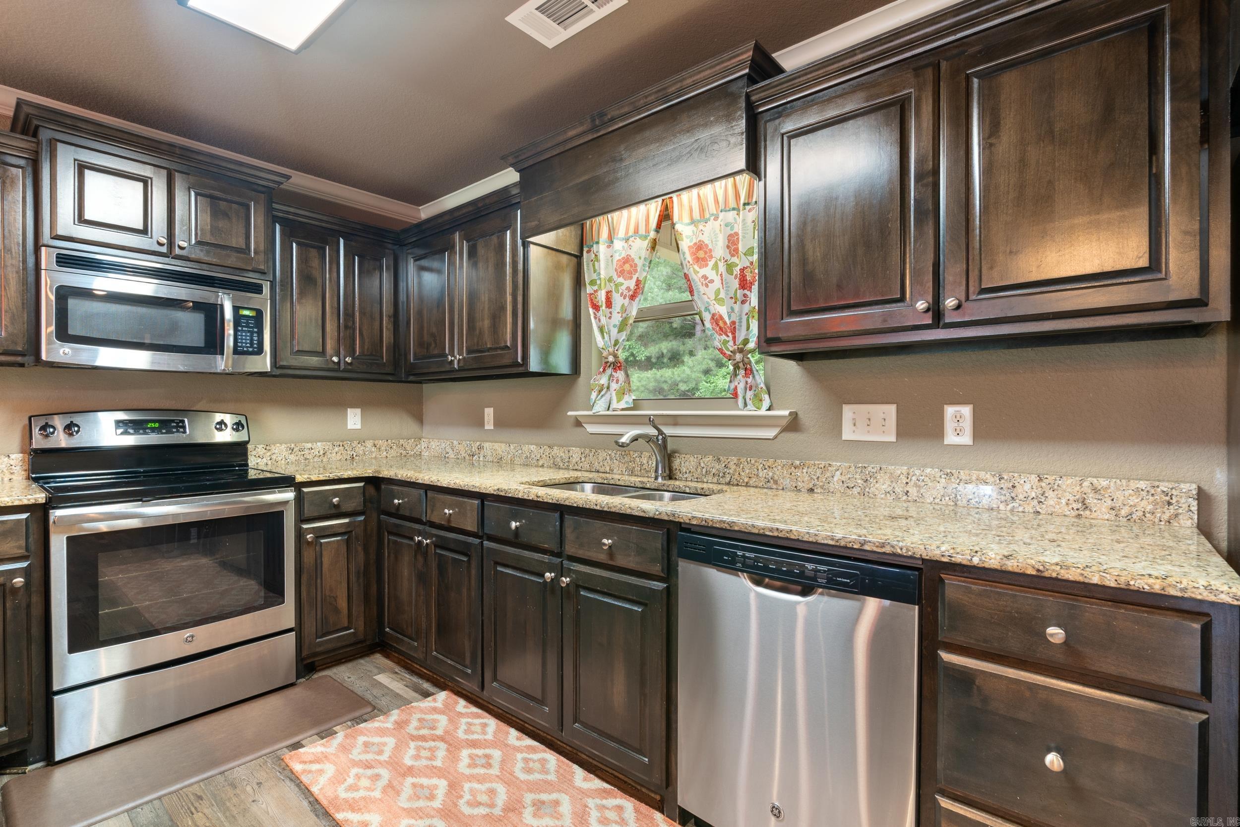 160 Creekside Drive