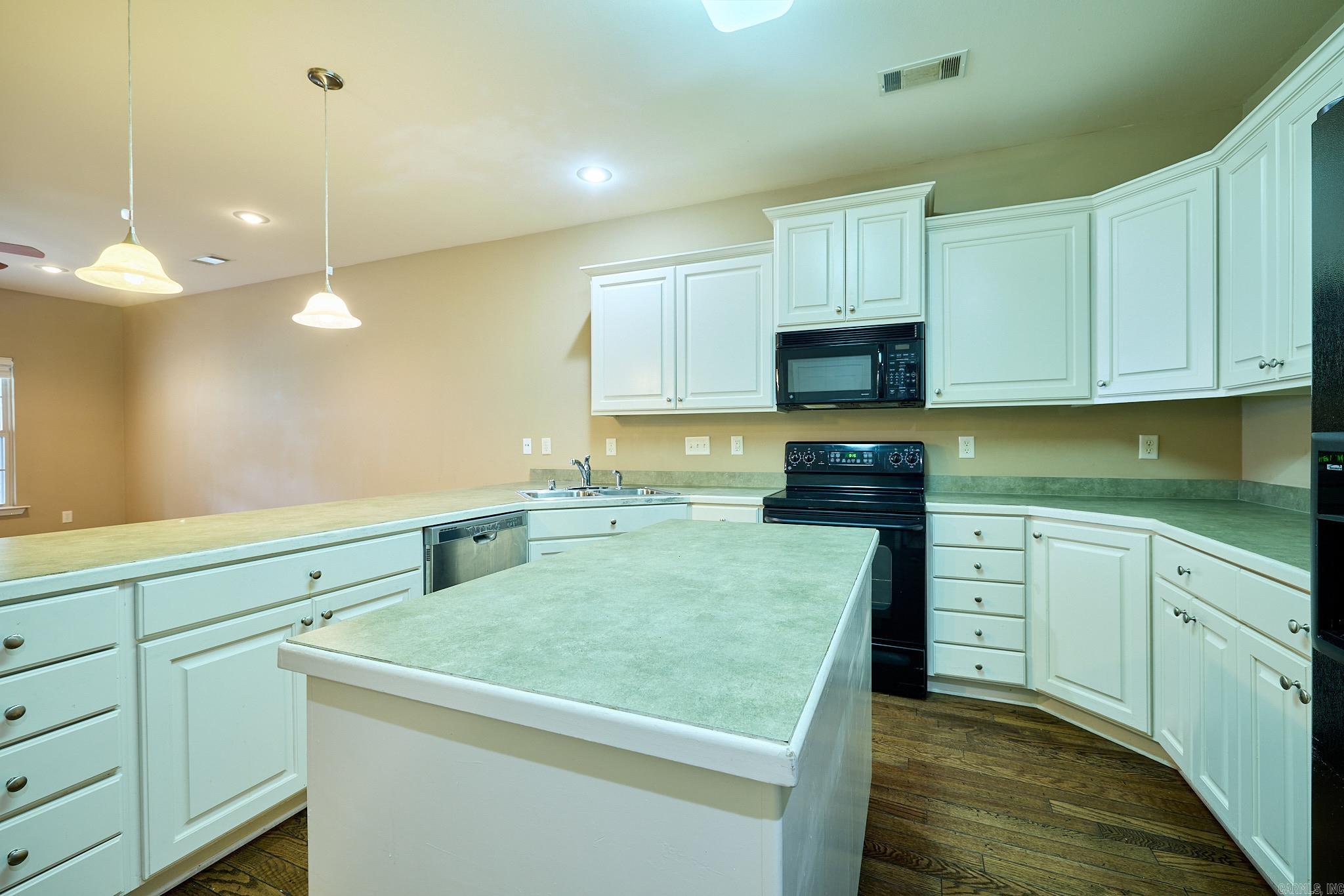 1406 Stagecoach Village