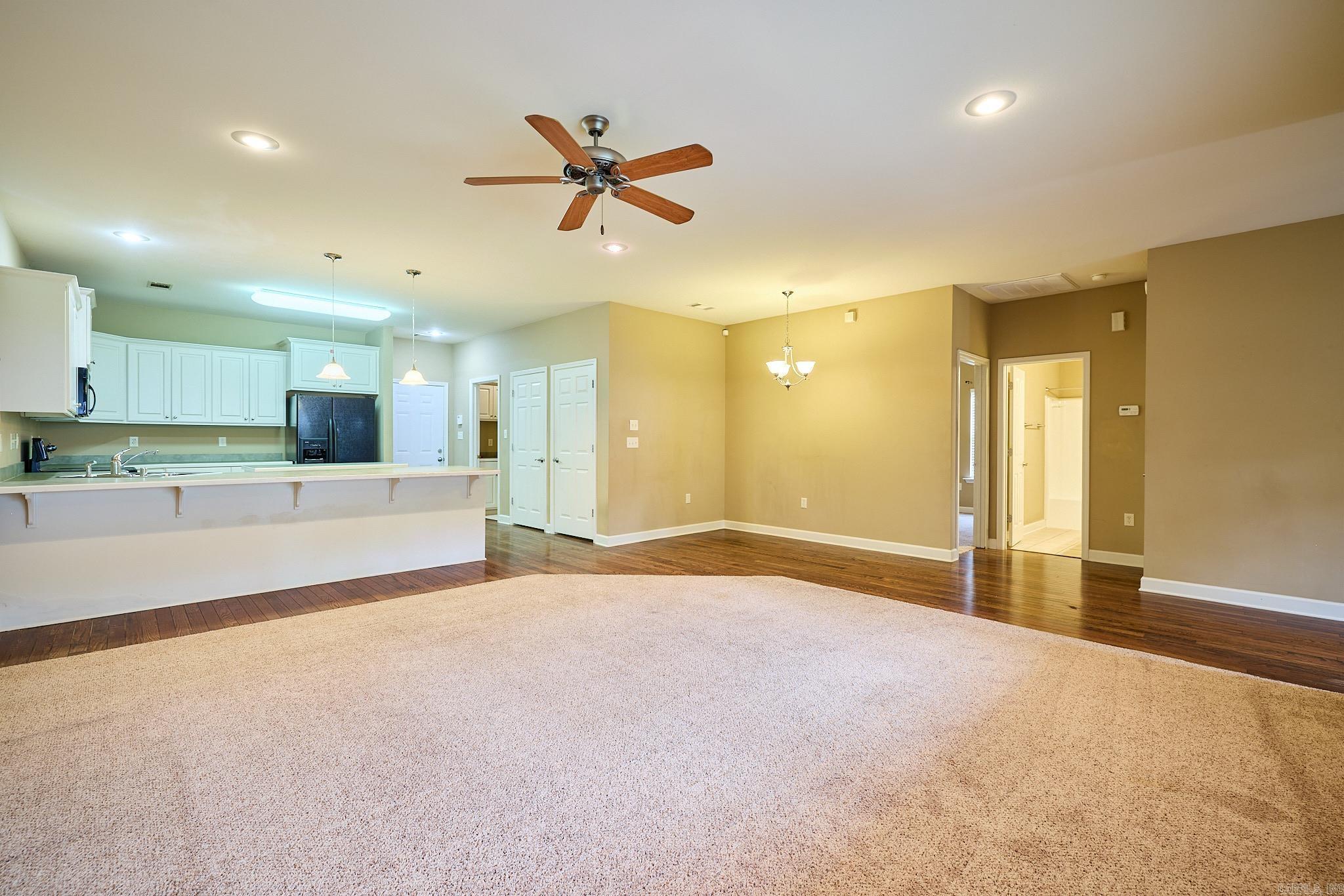 1406 Stagecoach Village