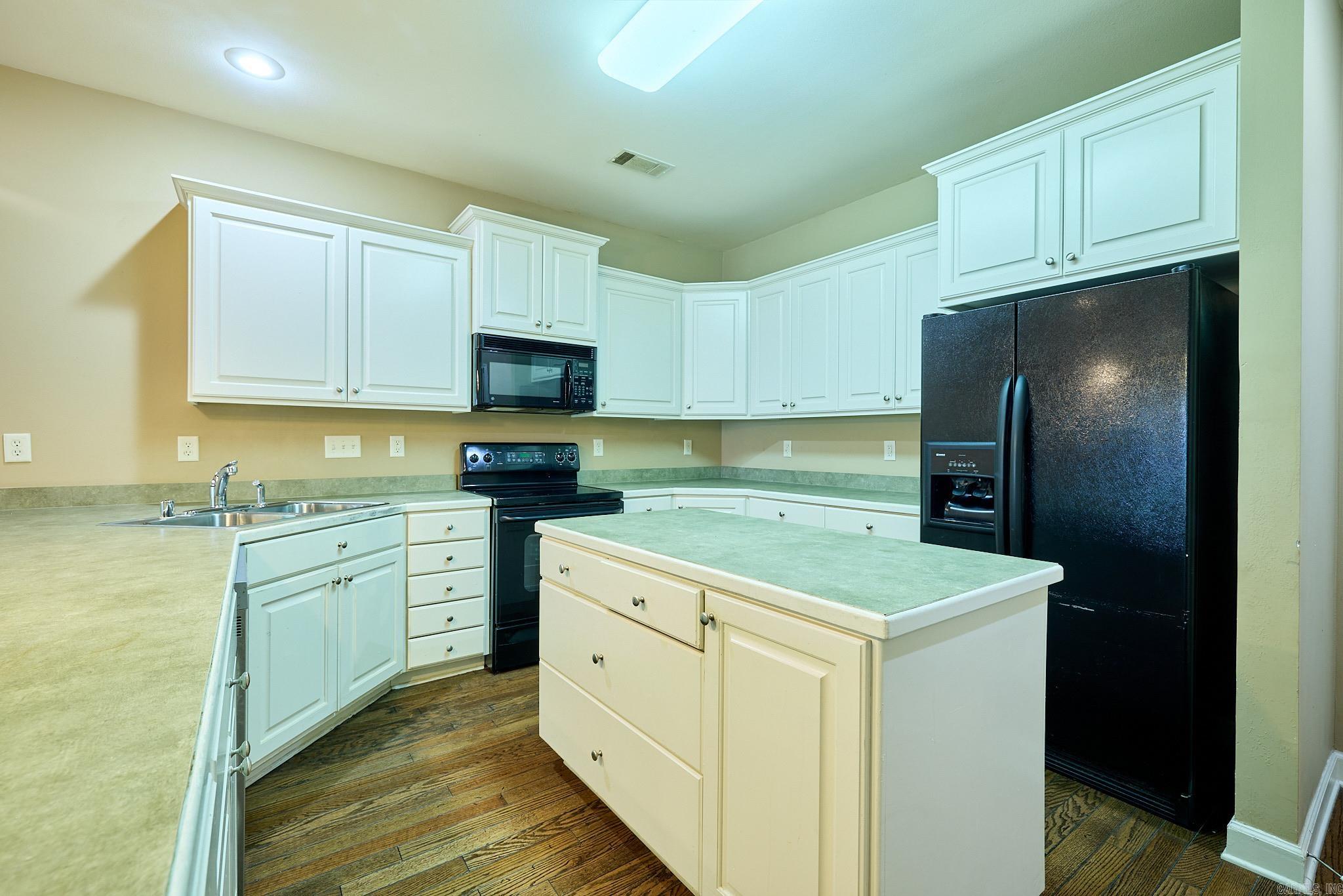 1406 Stagecoach Village