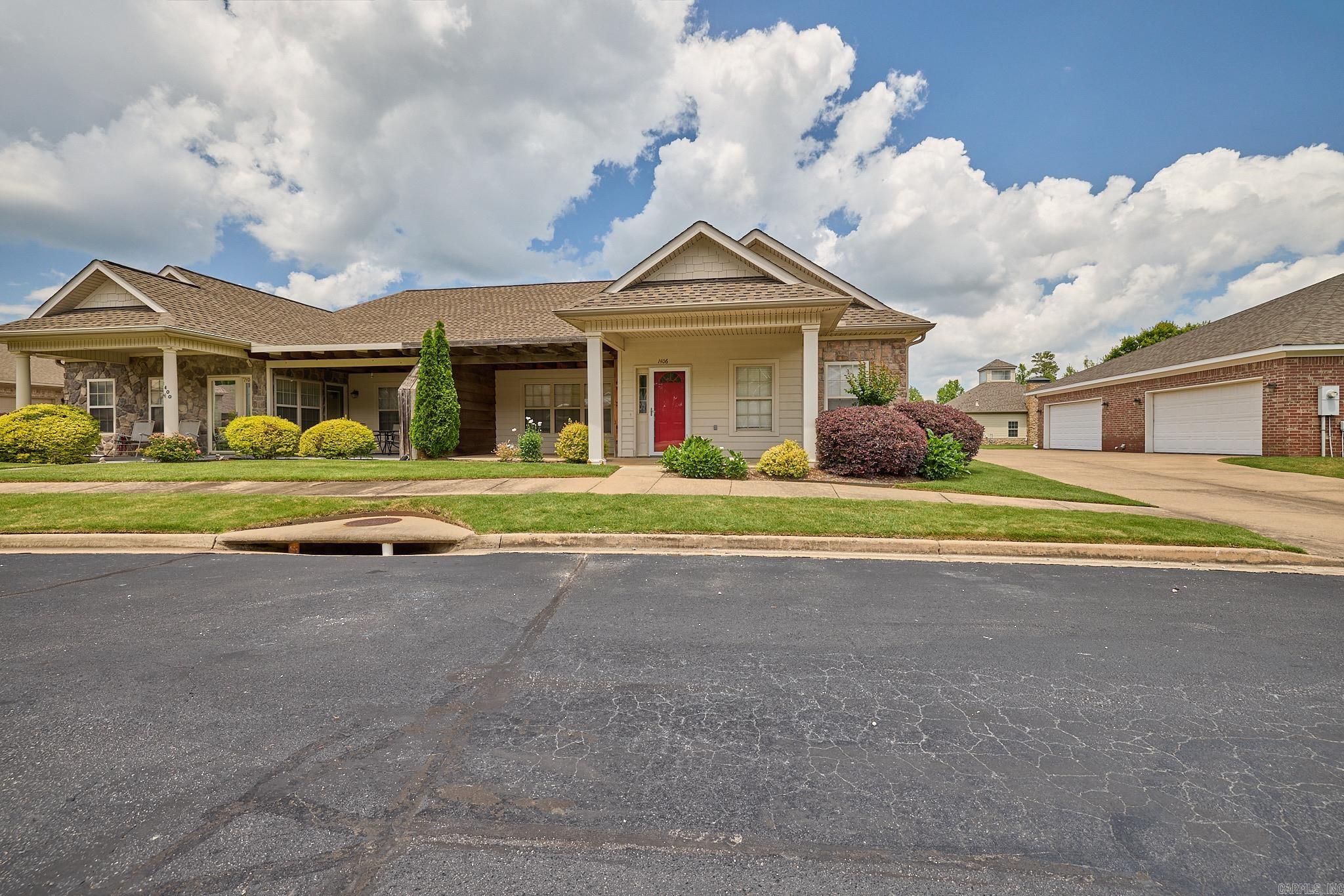 1406 Stagecoach Village